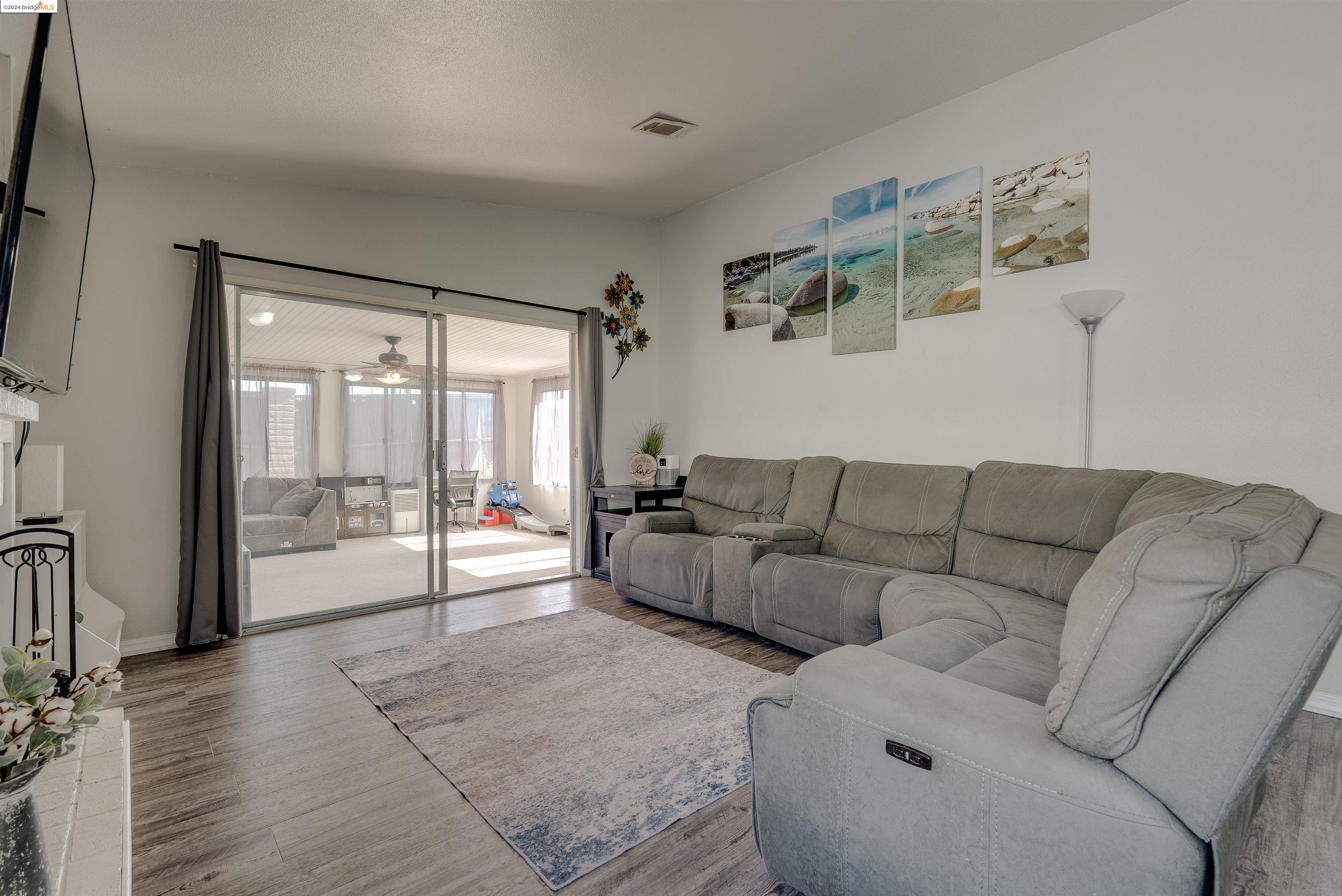 390 Hazelnut Ln