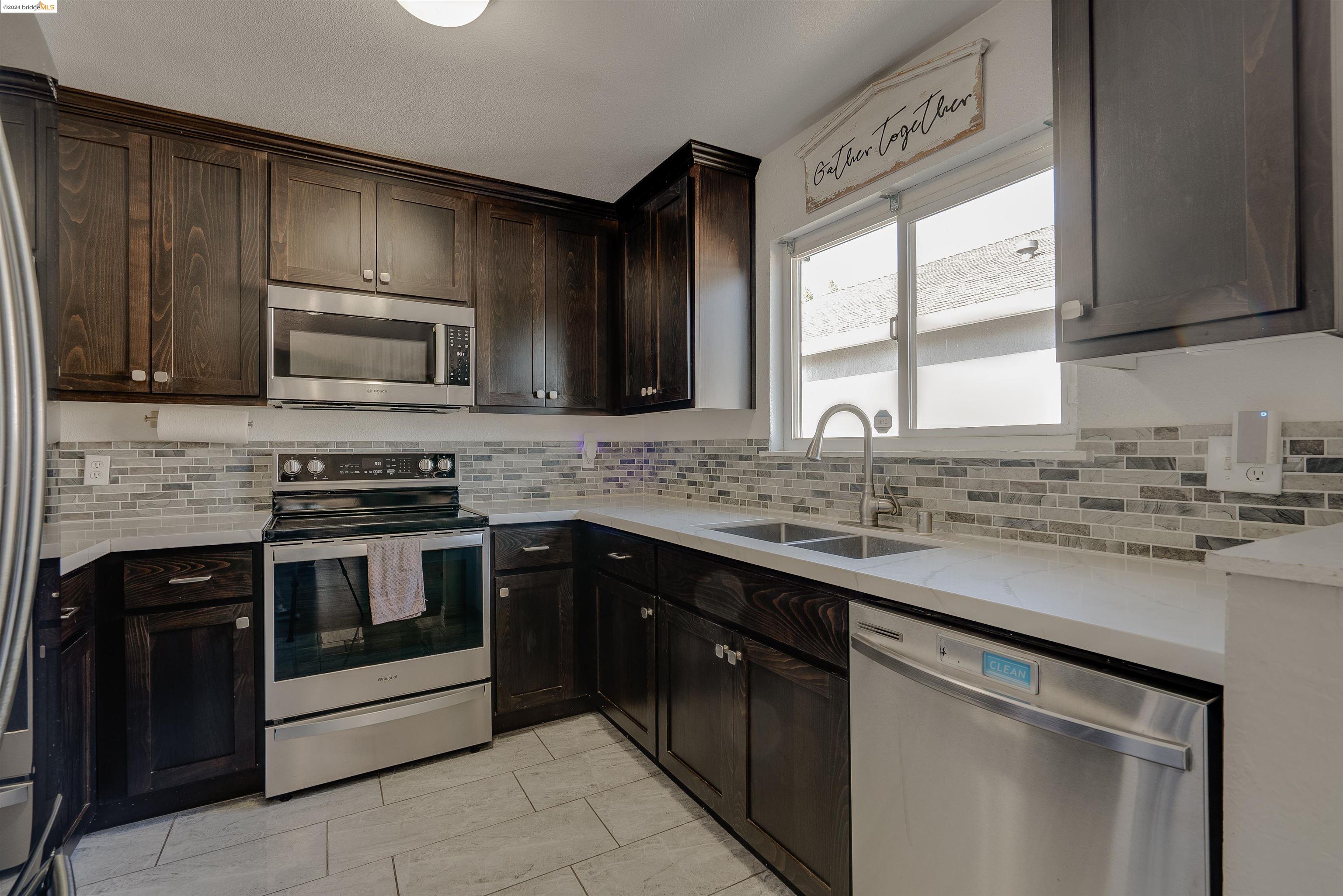 390 Hazelnut Ln