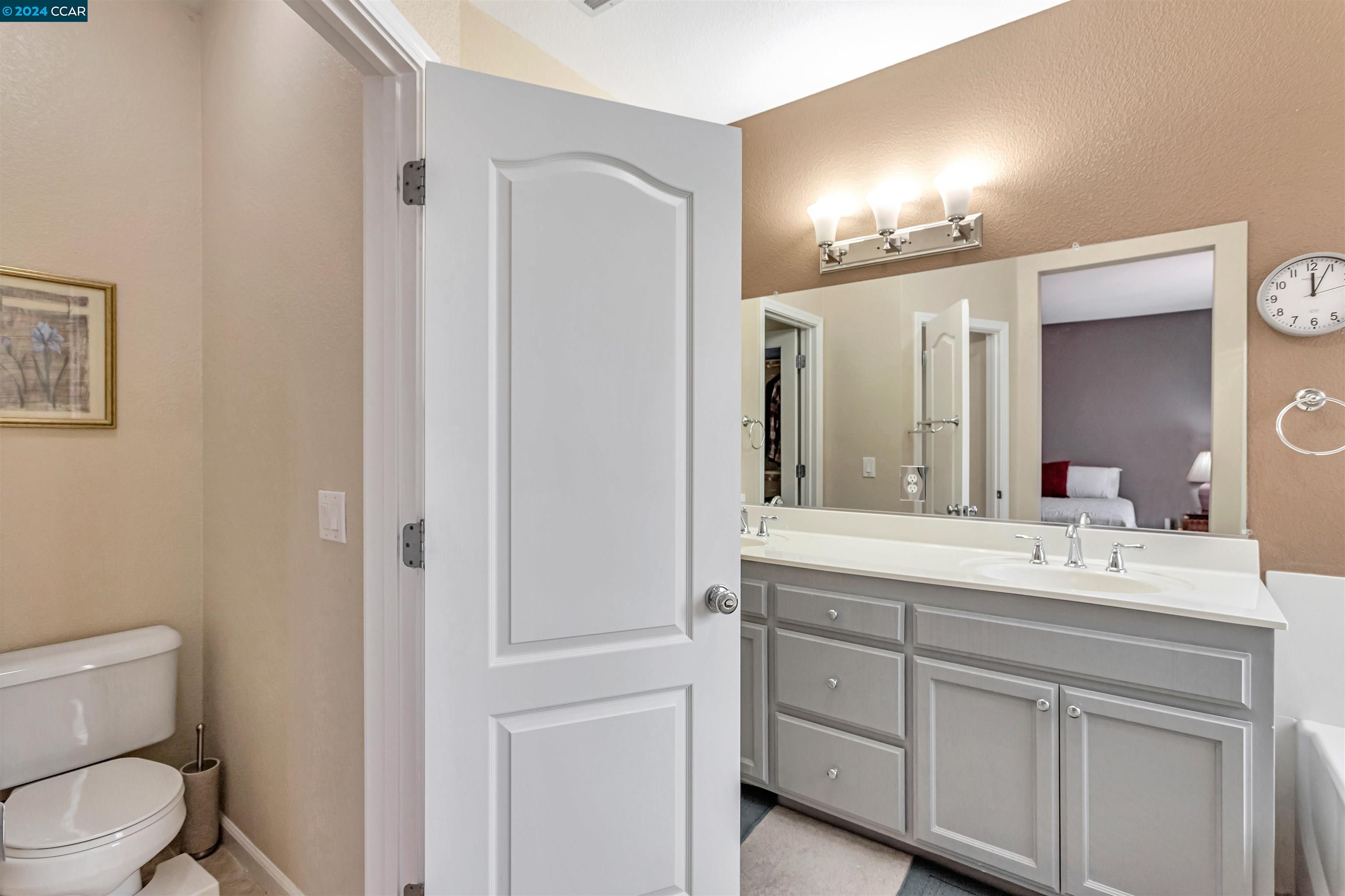 2385 Fieldgate Dr