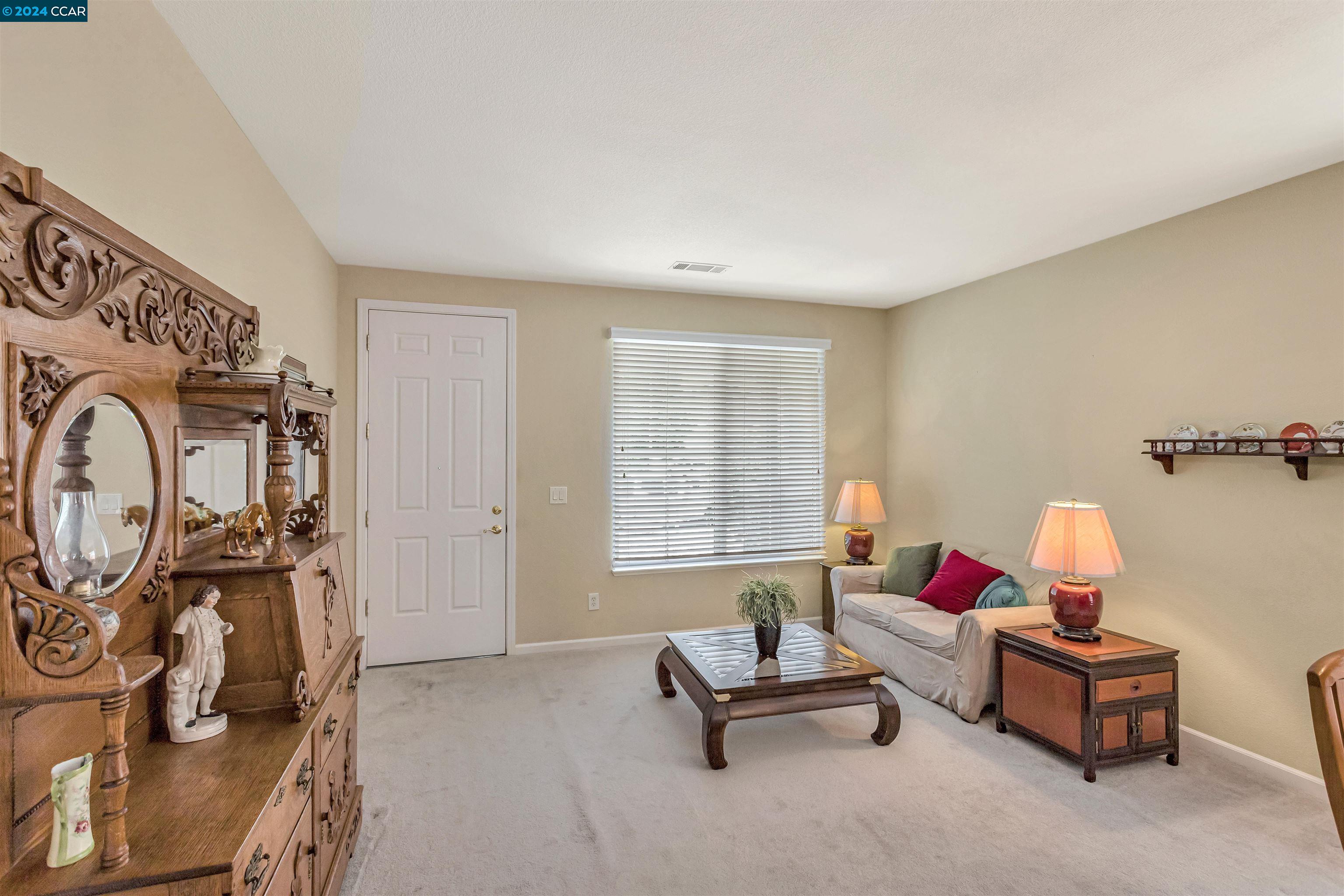 2385 Fieldgate Dr