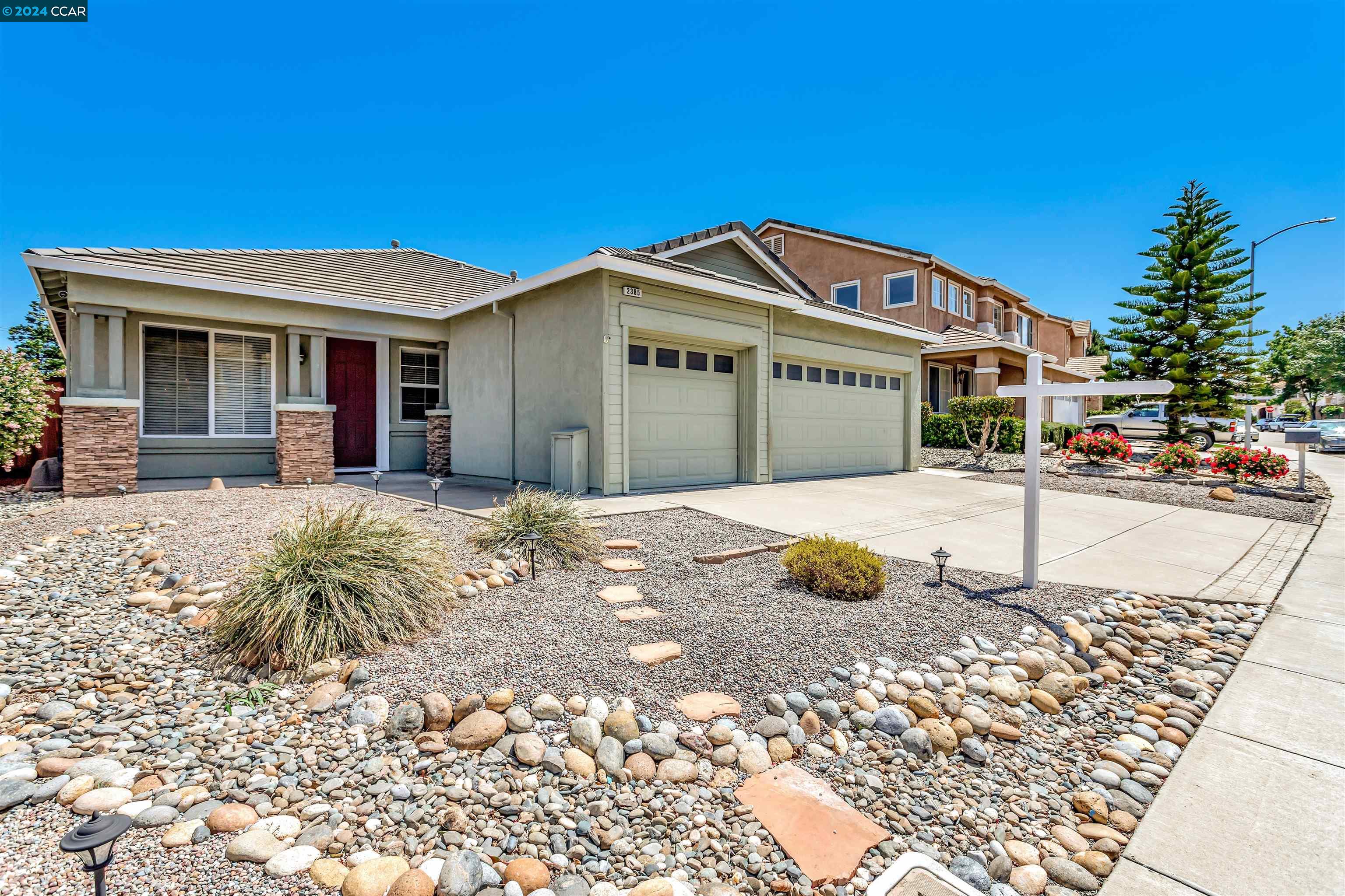 2385 Fieldgate Dr
