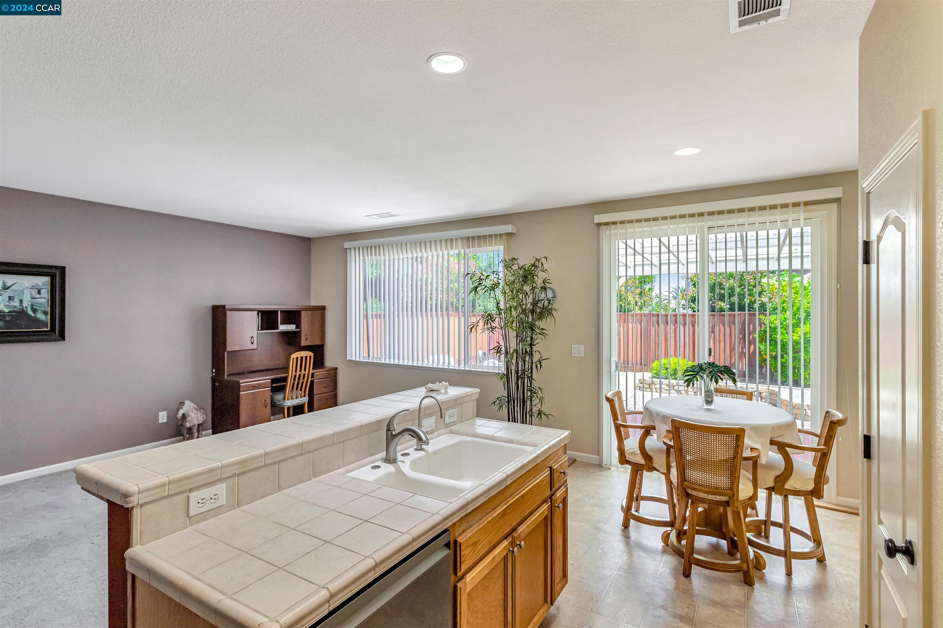 2385 Fieldgate Dr