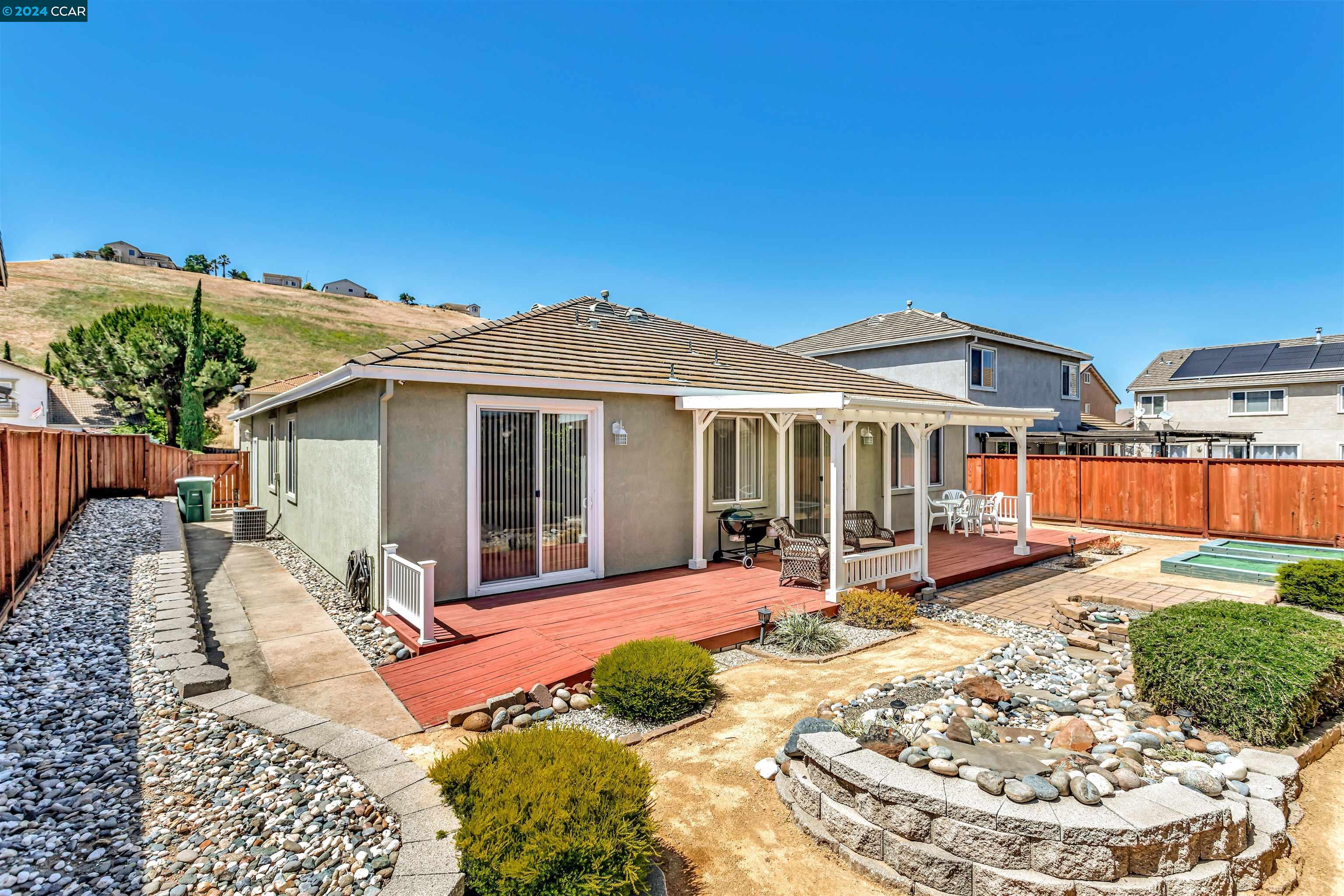 2385 Fieldgate Dr