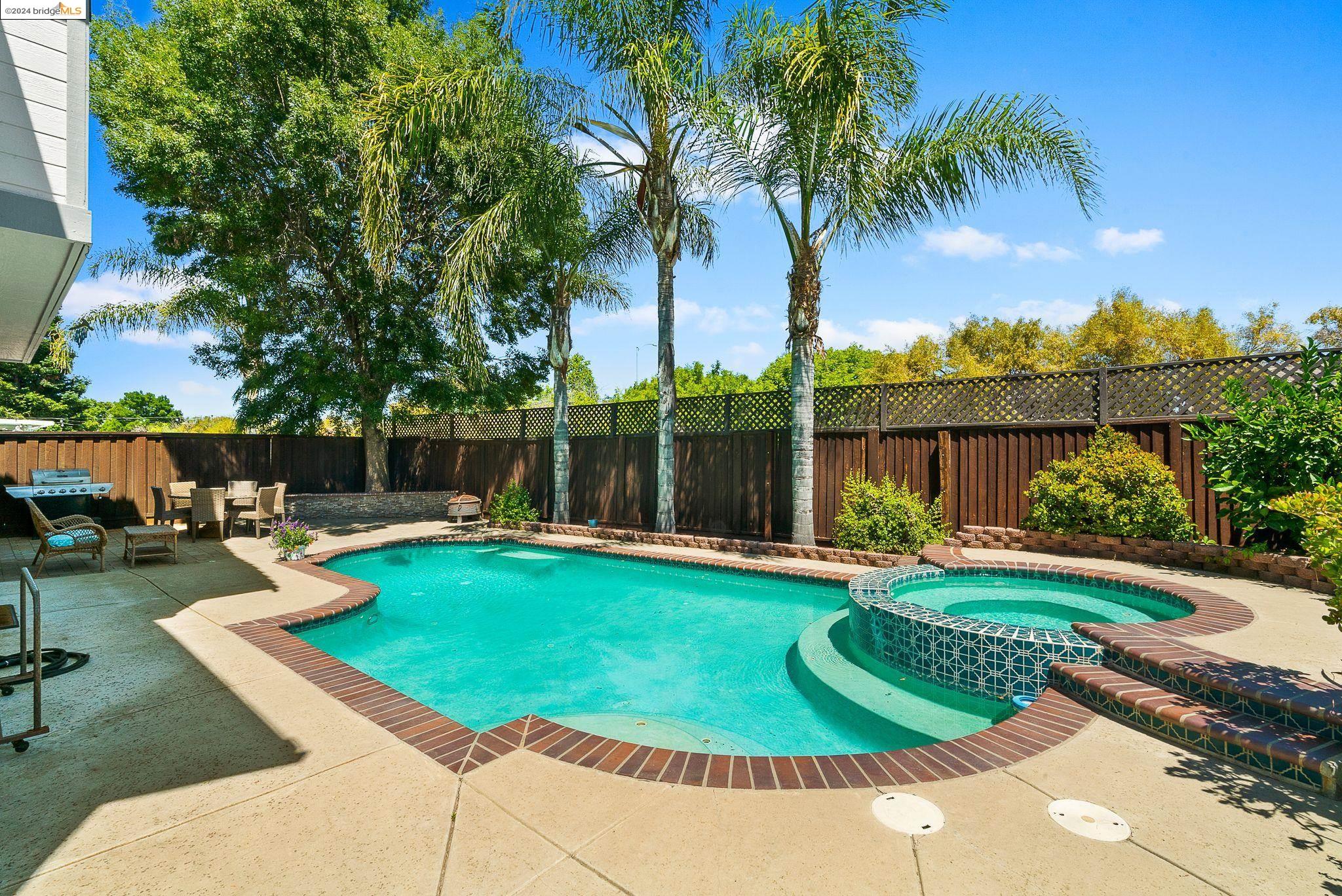 763 Canyonwood Ct
