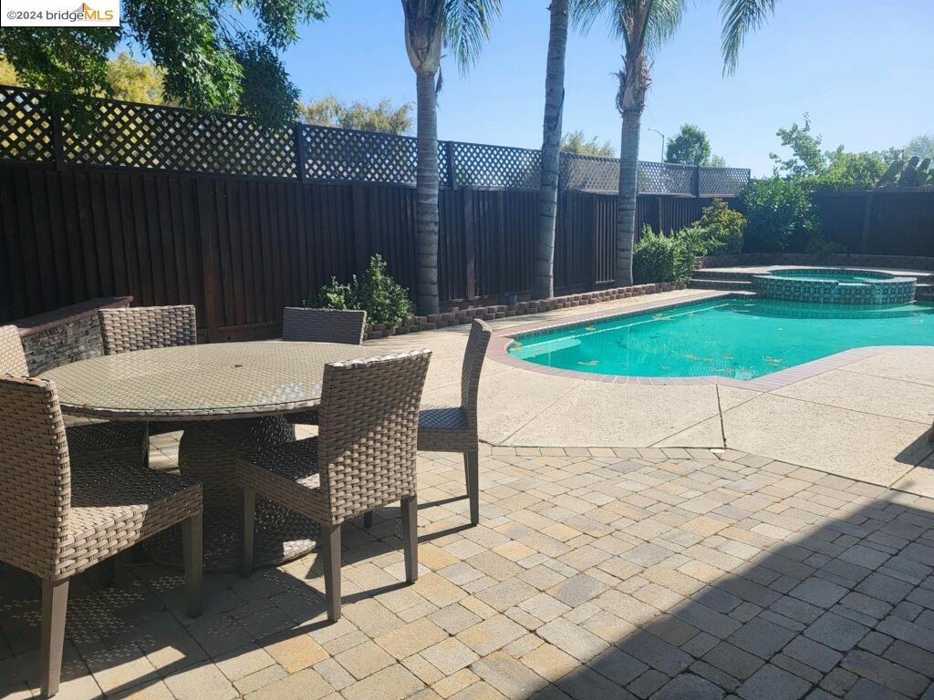763 Canyonwood Ct