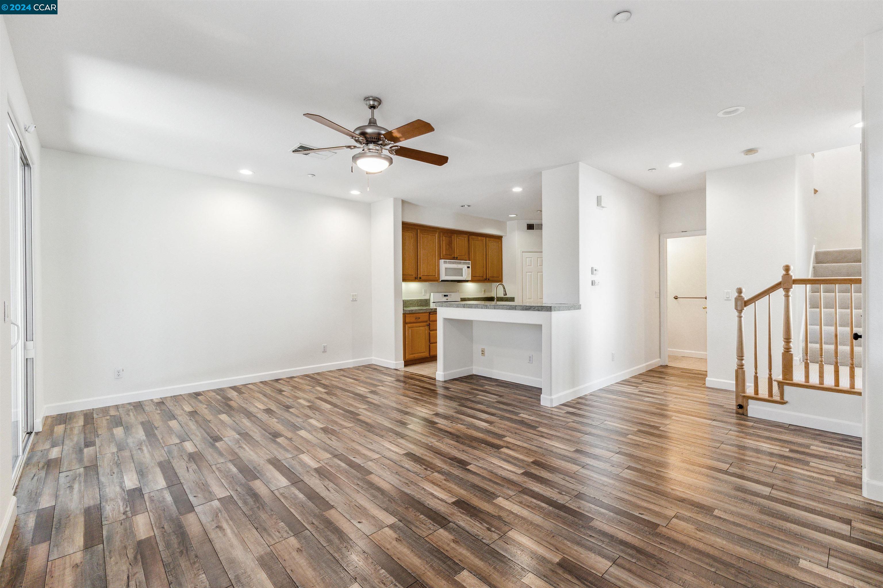 227 Washington Dr