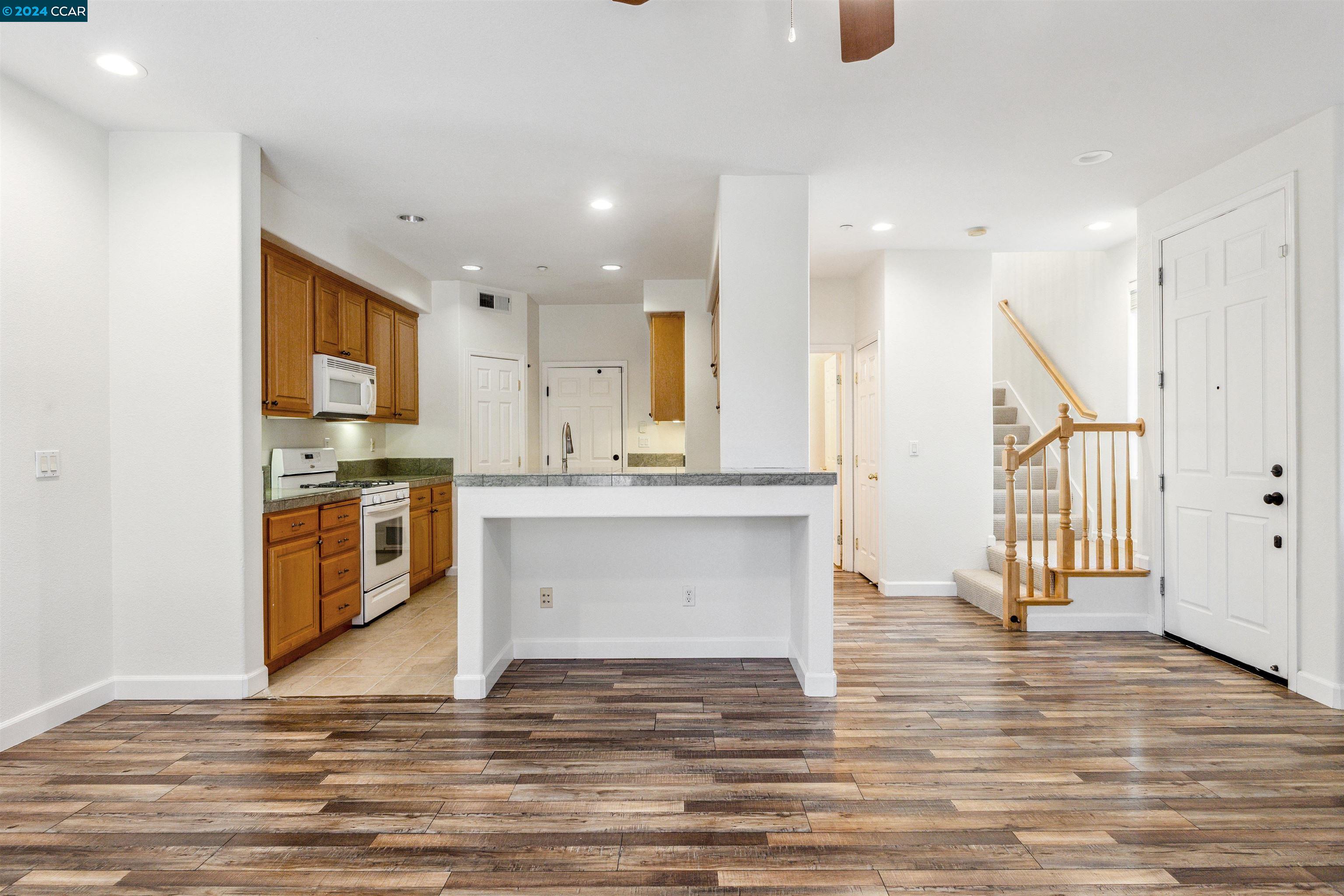 227 Washington Dr