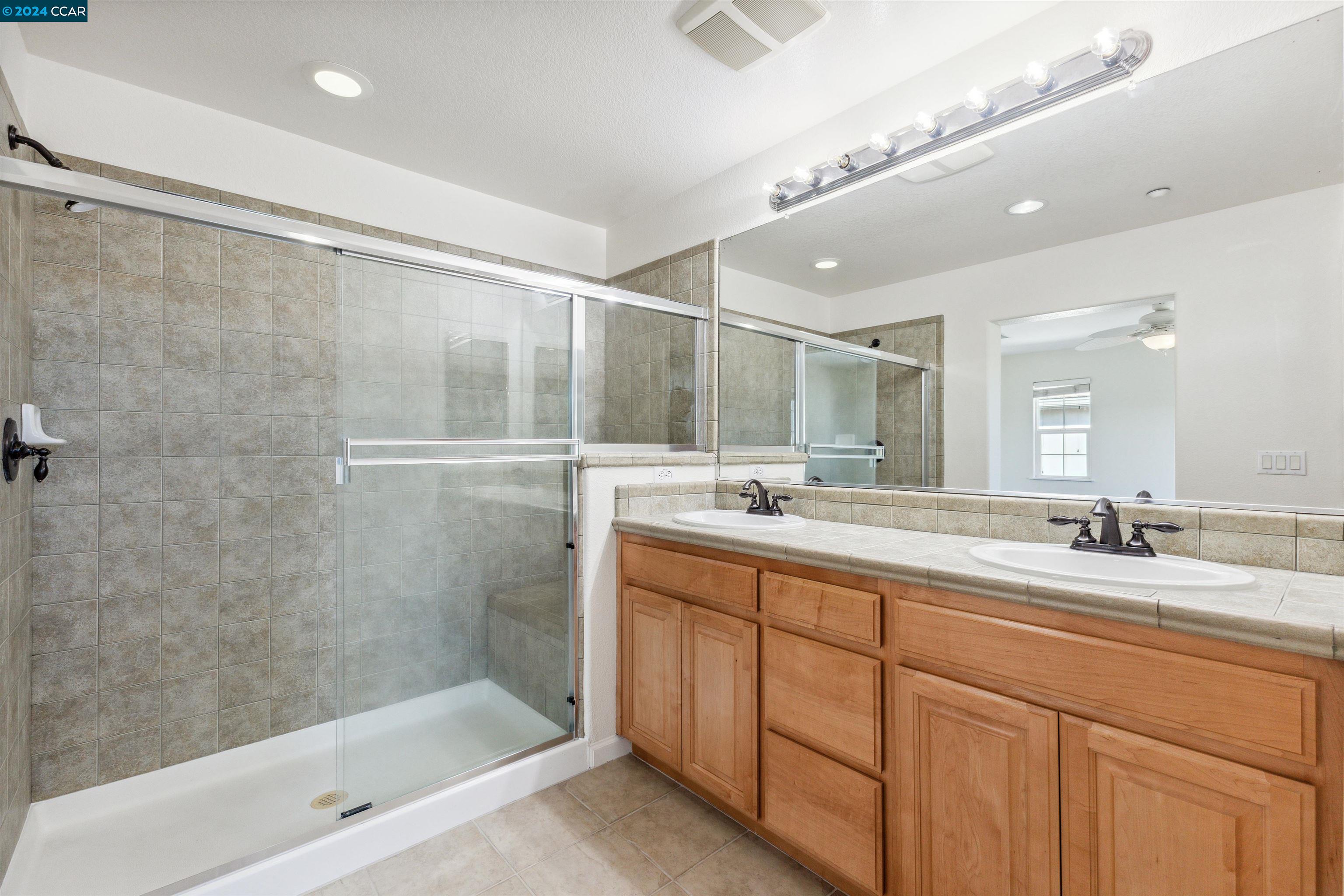 227 Washington Dr
