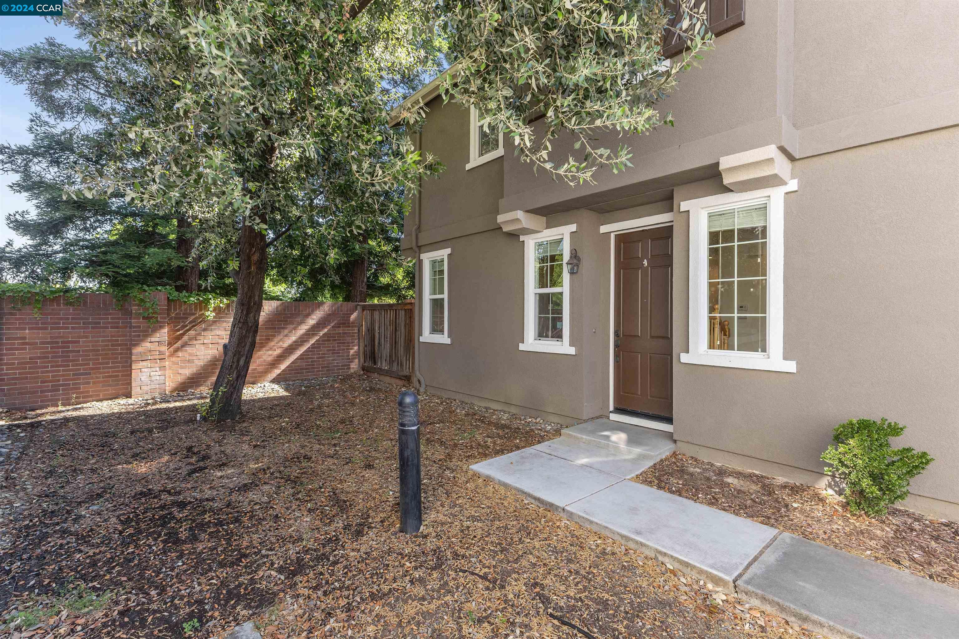 227 Washington Dr