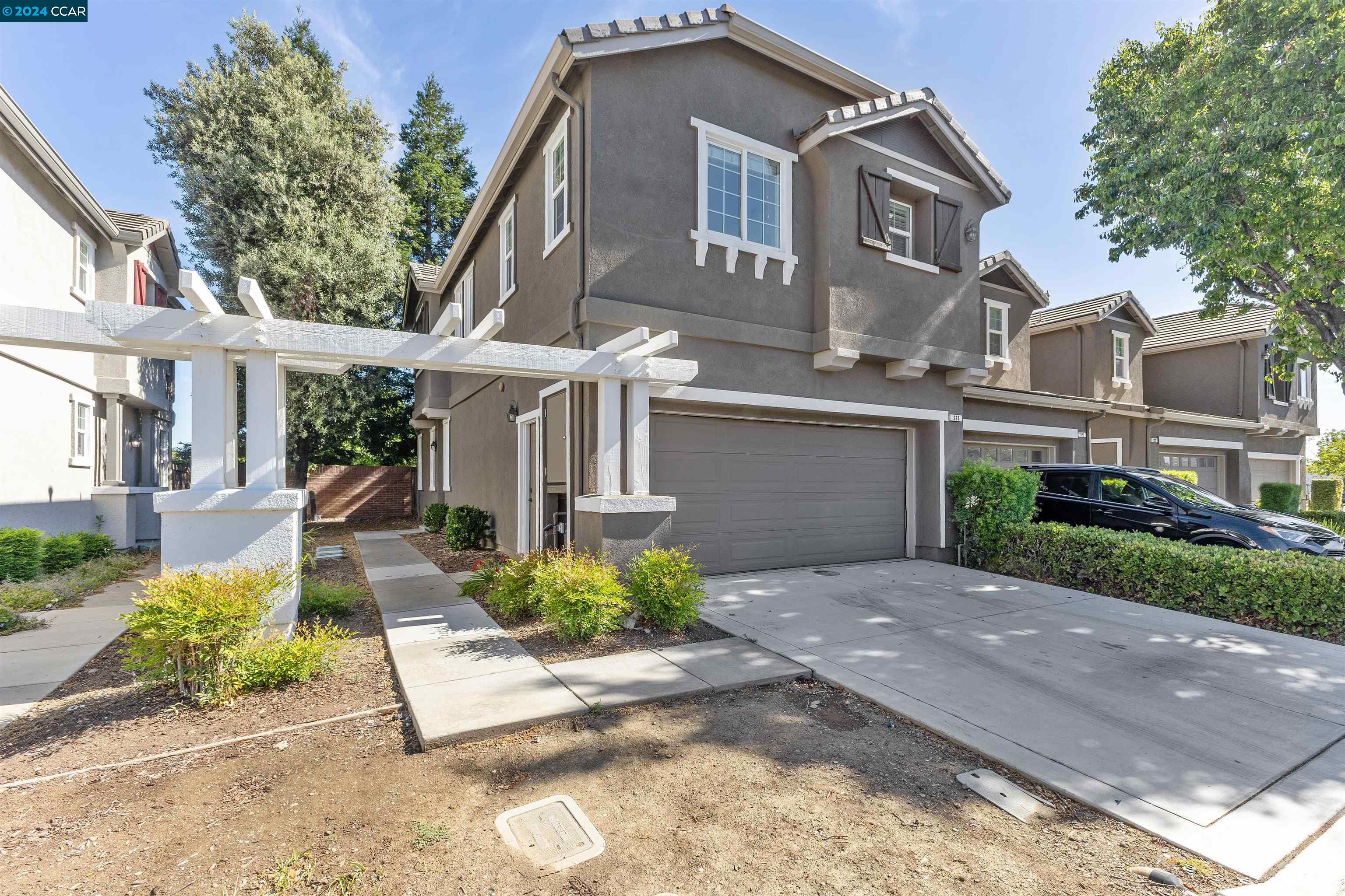 227 Washington Dr