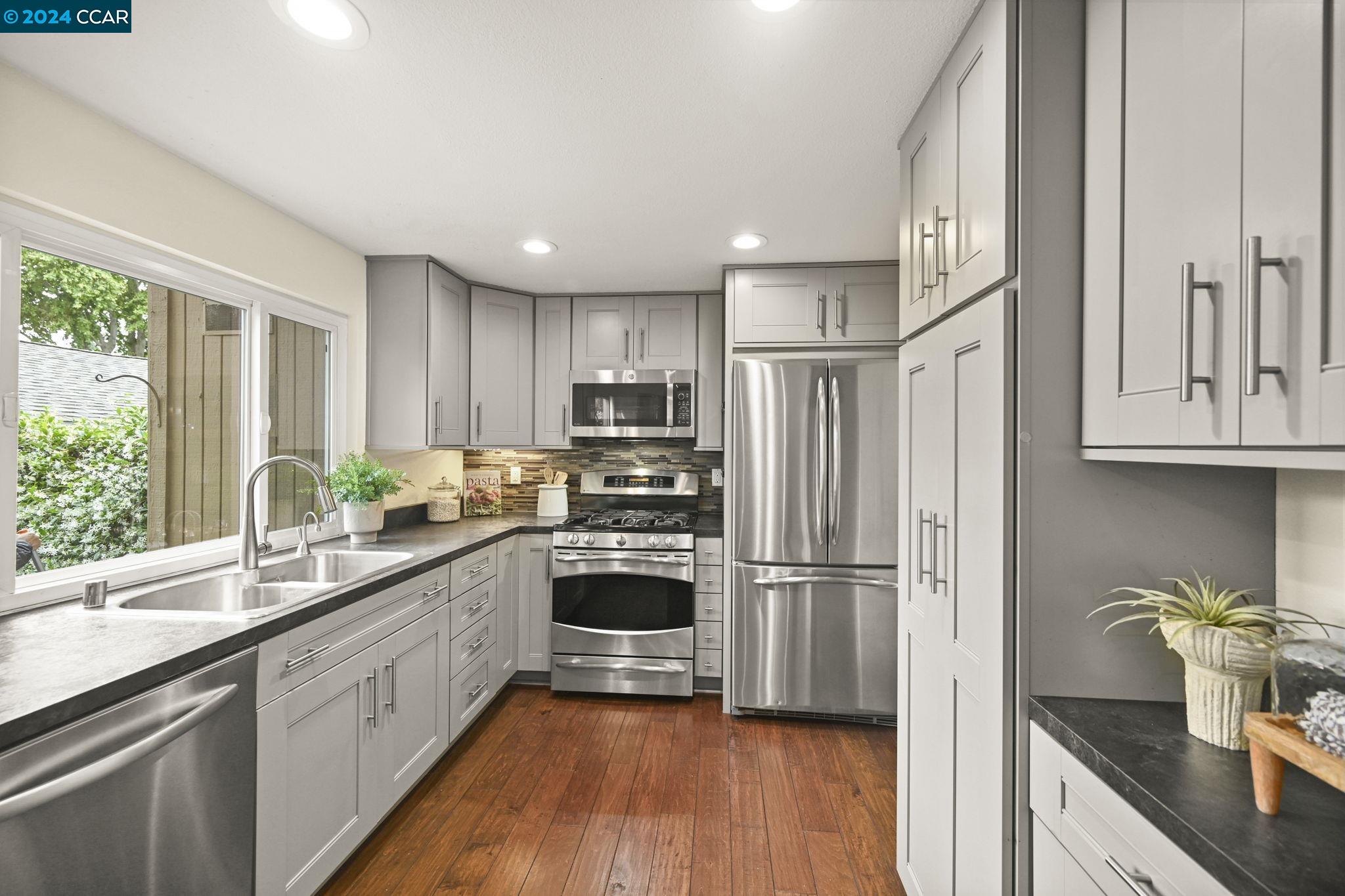 122 Summerside Cir