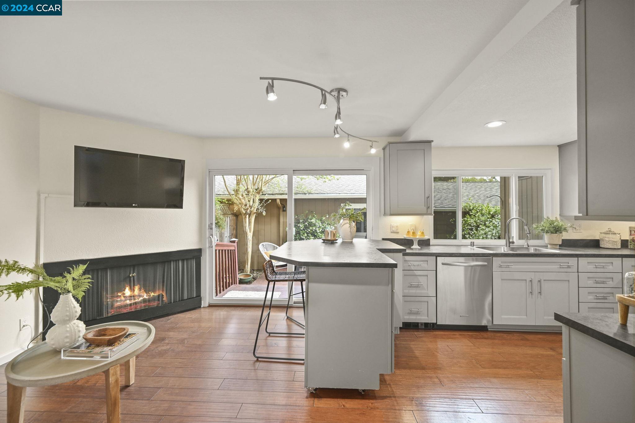 122 Summerside Cir