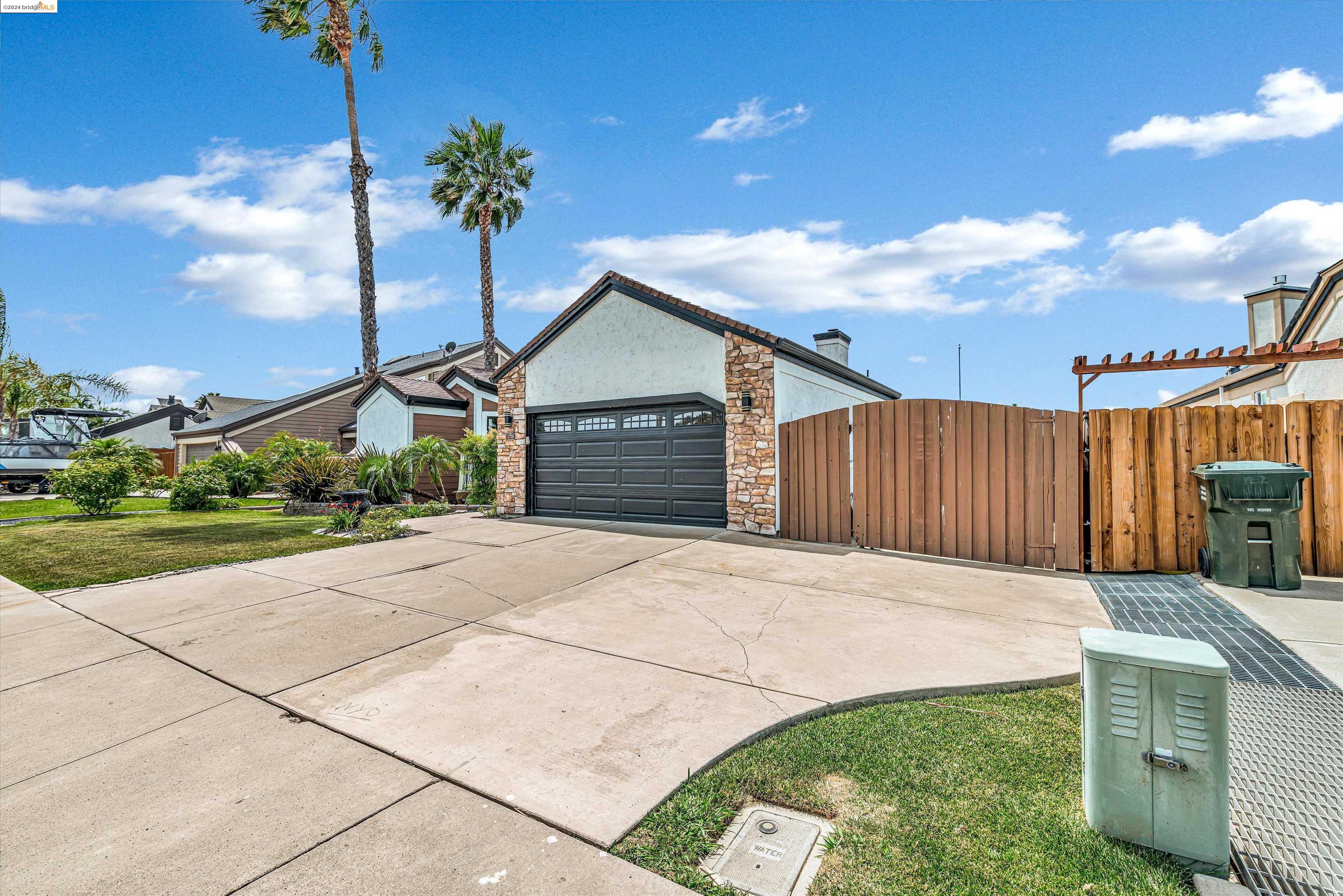 1739 Dune Point Way