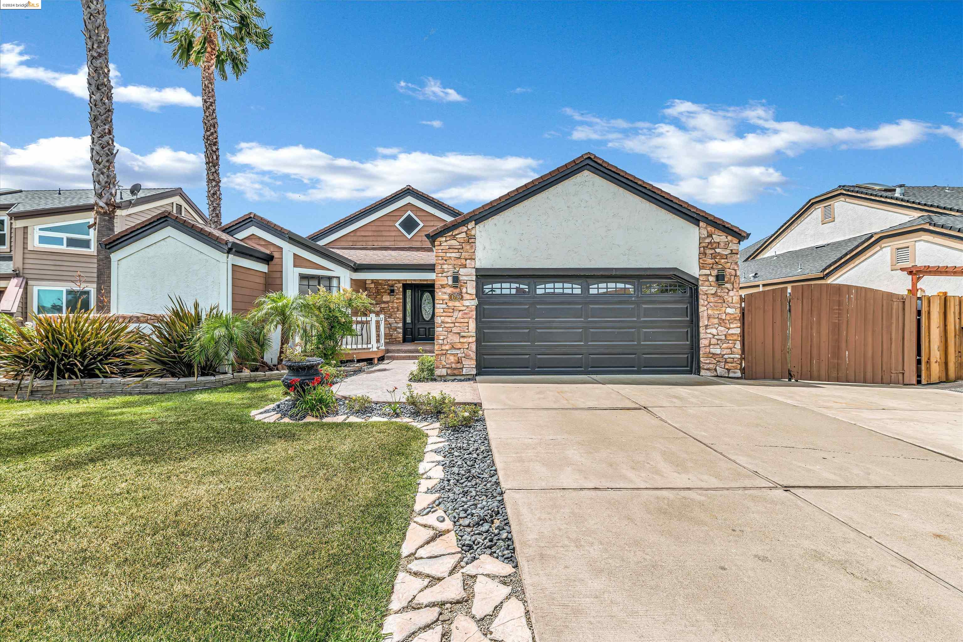 1739 Dune Point Way