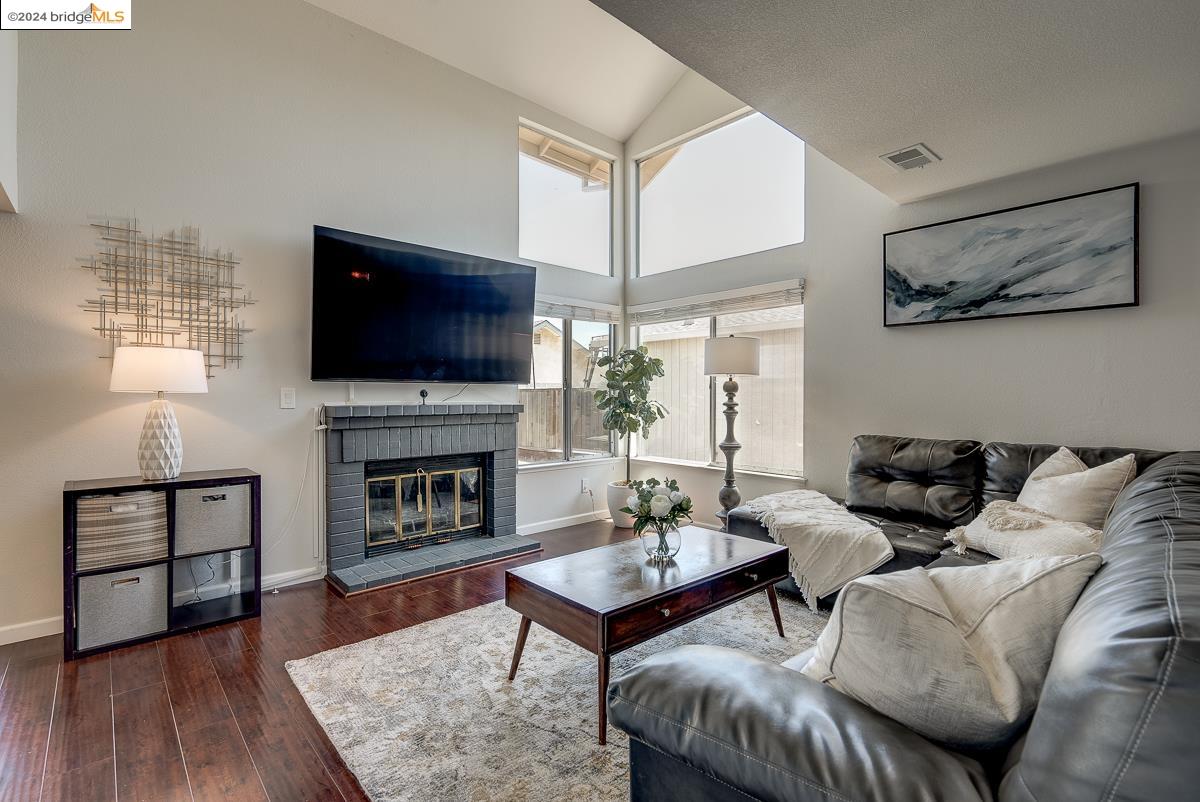 450 Almondtree Cir
