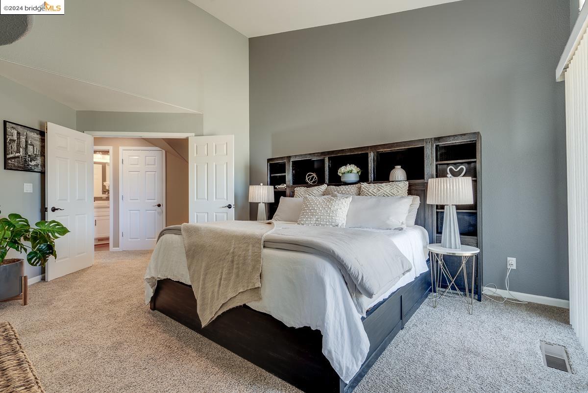 2568 Caddie Ct