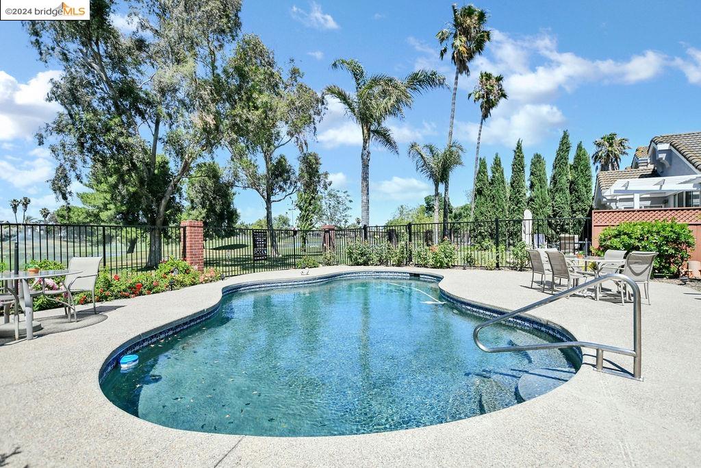 2867 Cherry Hills Dr