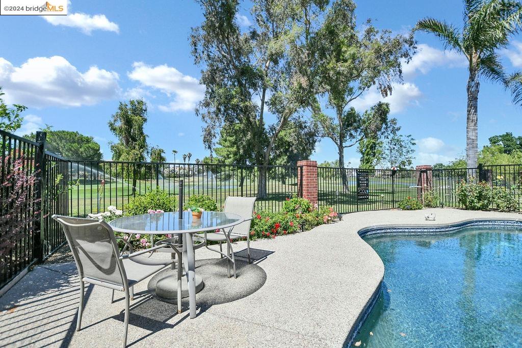 2867 Cherry Hills Dr