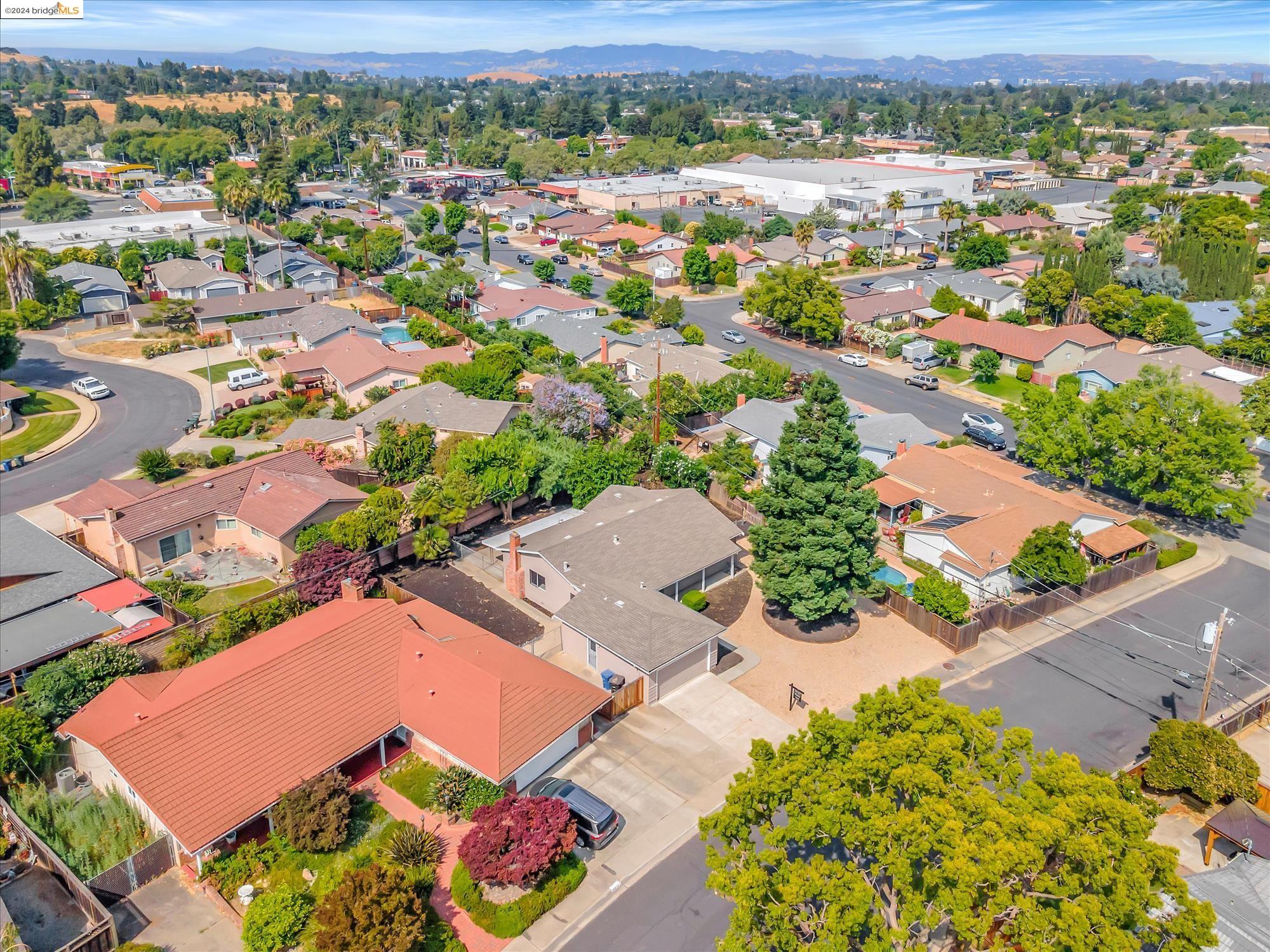 4610 Regina Ln