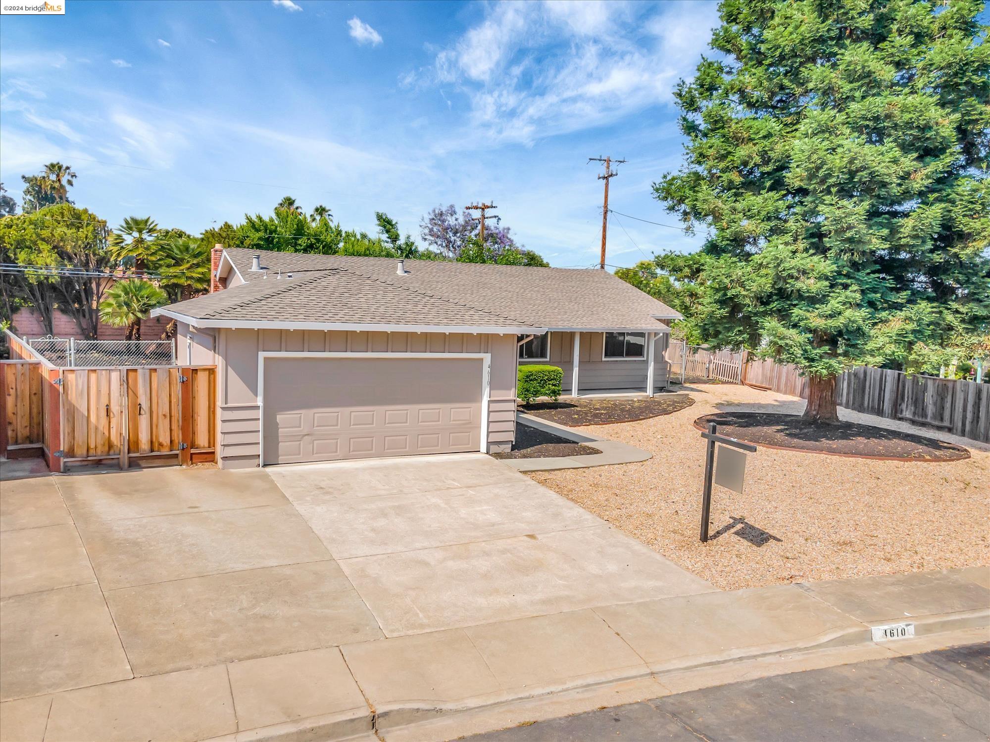 4610 Regina Ln