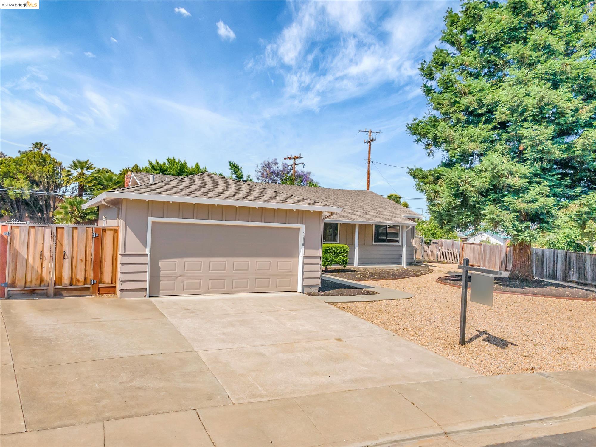 4610 Regina Ln