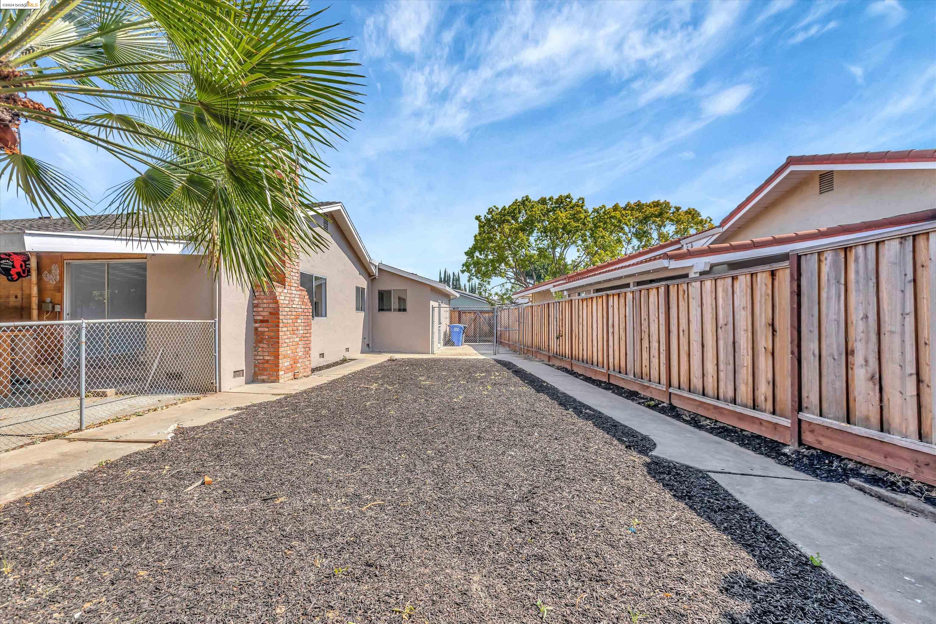 4610 Regina Ln
