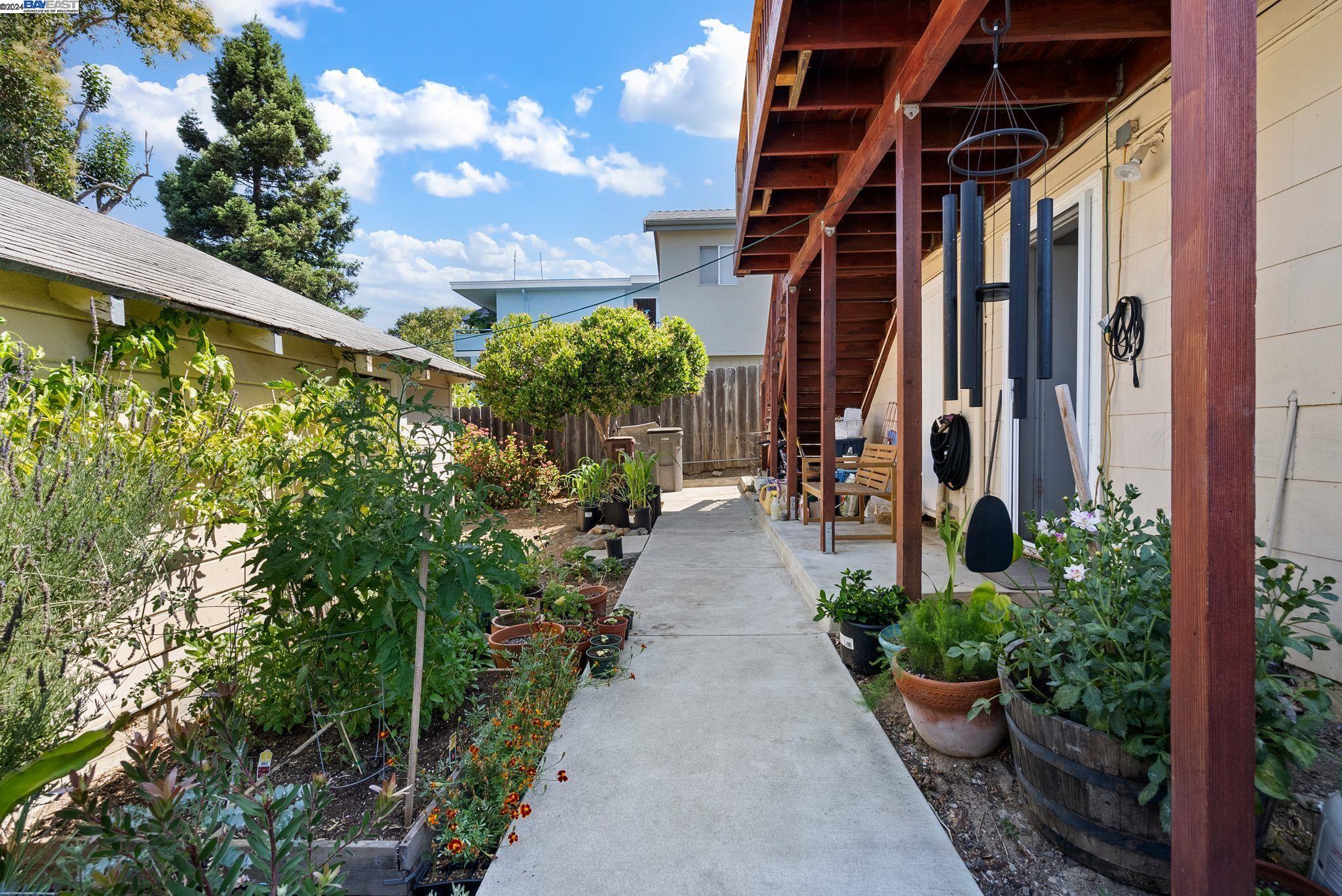 3803 Midvale Ave