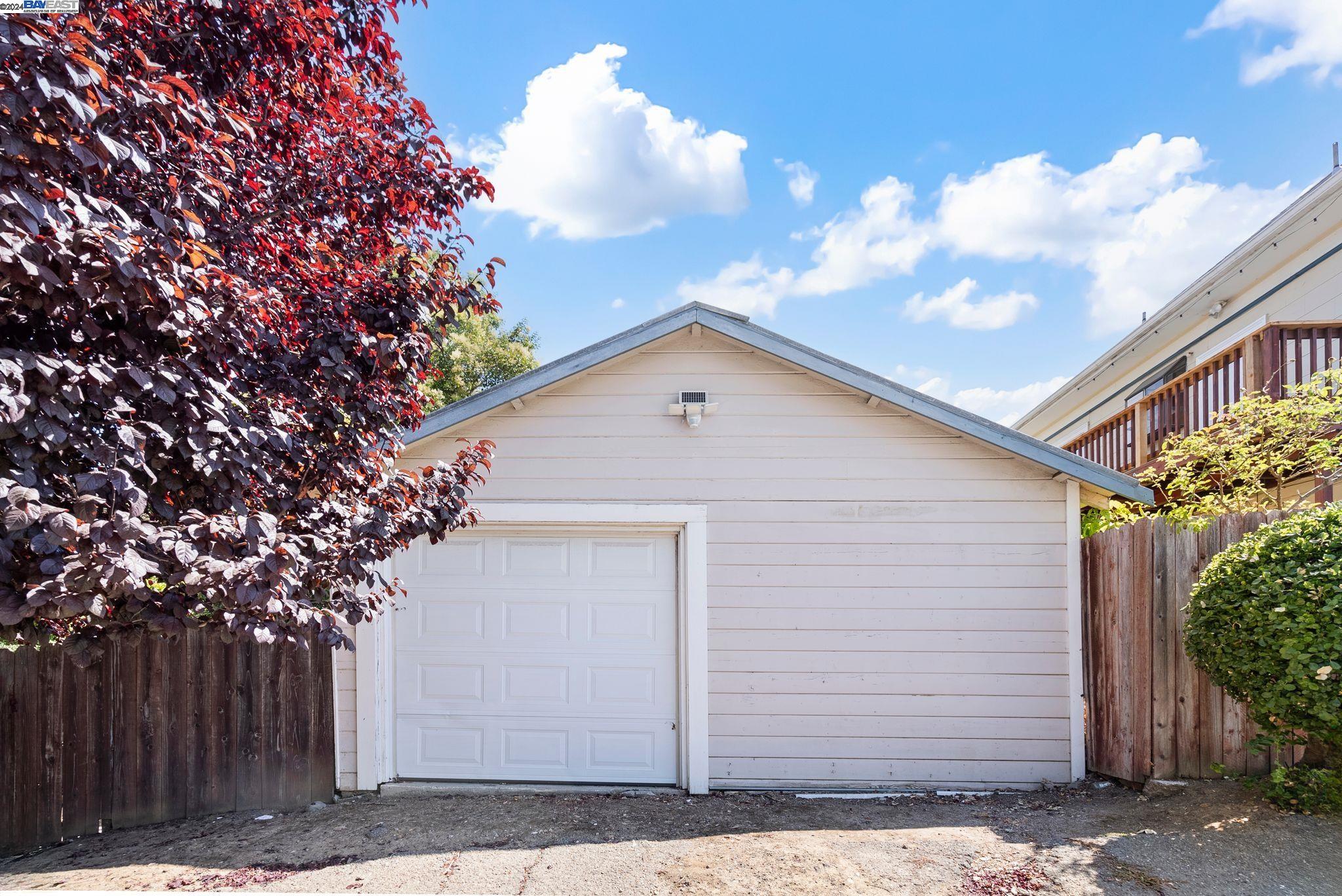 3803 Midvale Ave