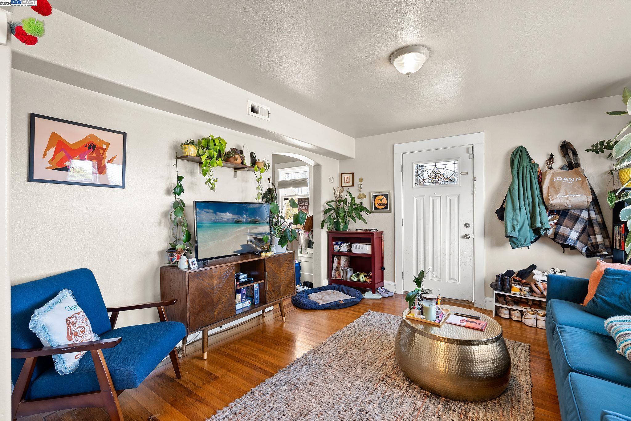 3803 Midvale Ave