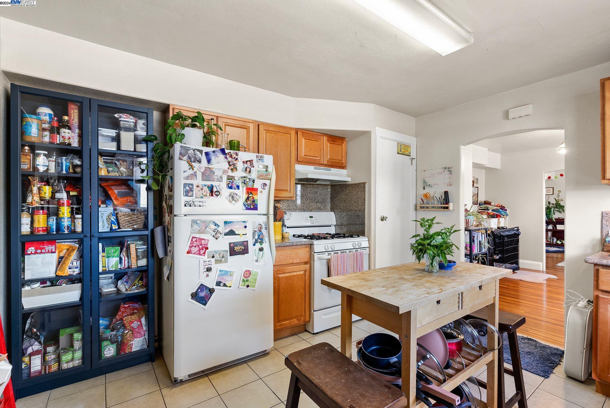 3803 Midvale Ave