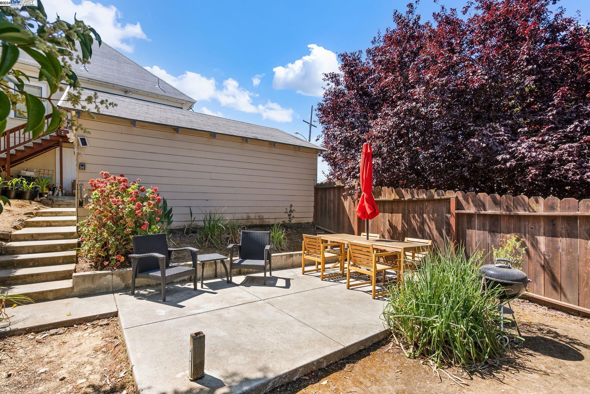 3803 Midvale Ave