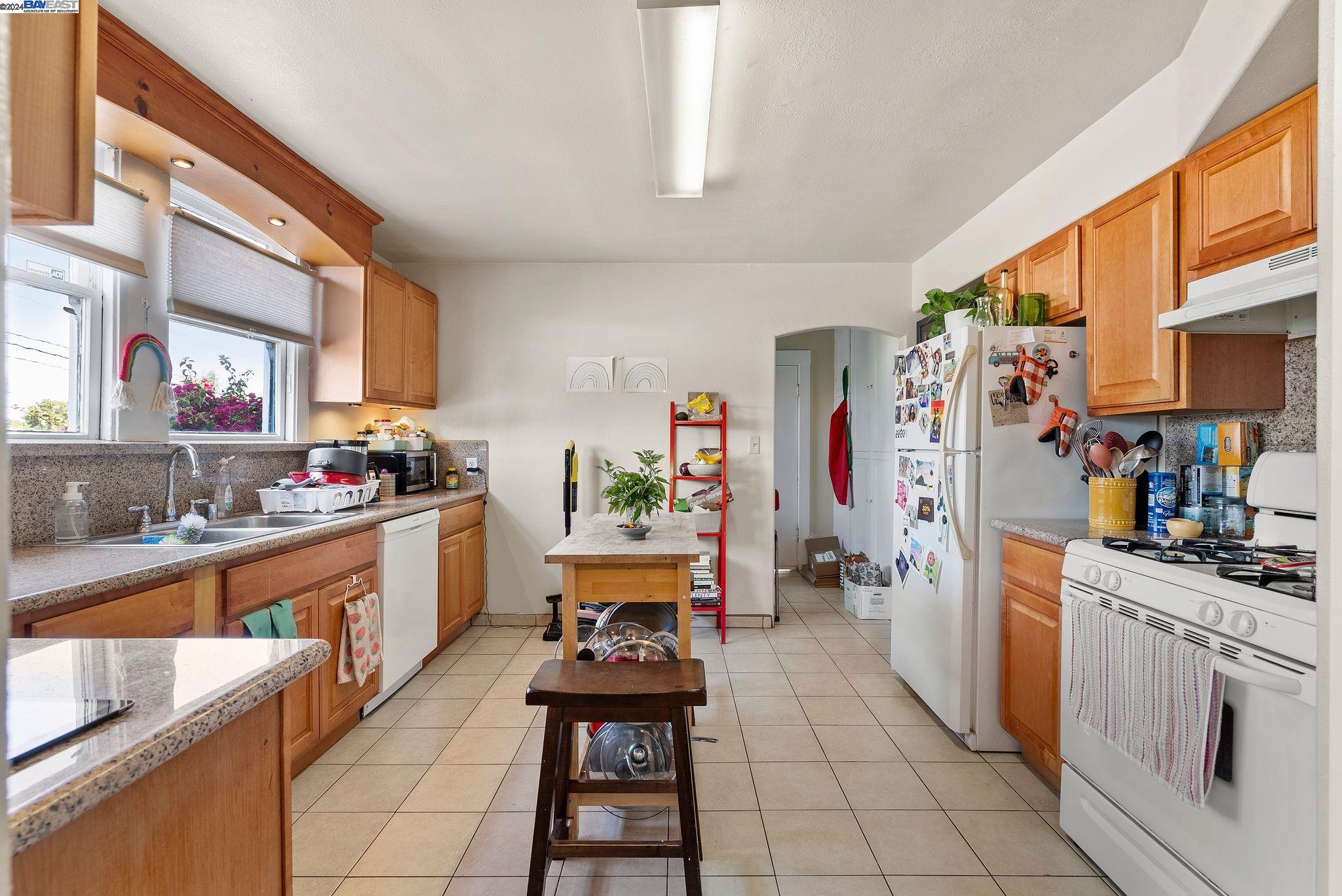 3803 Midvale Ave