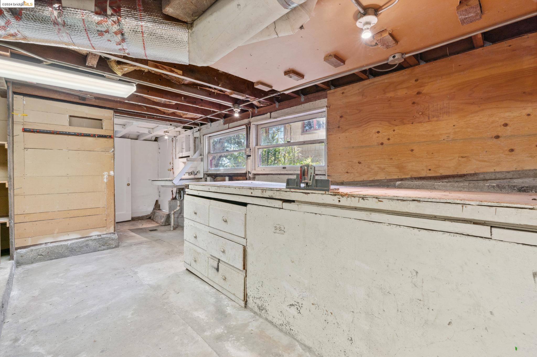 653 Colusa Ave