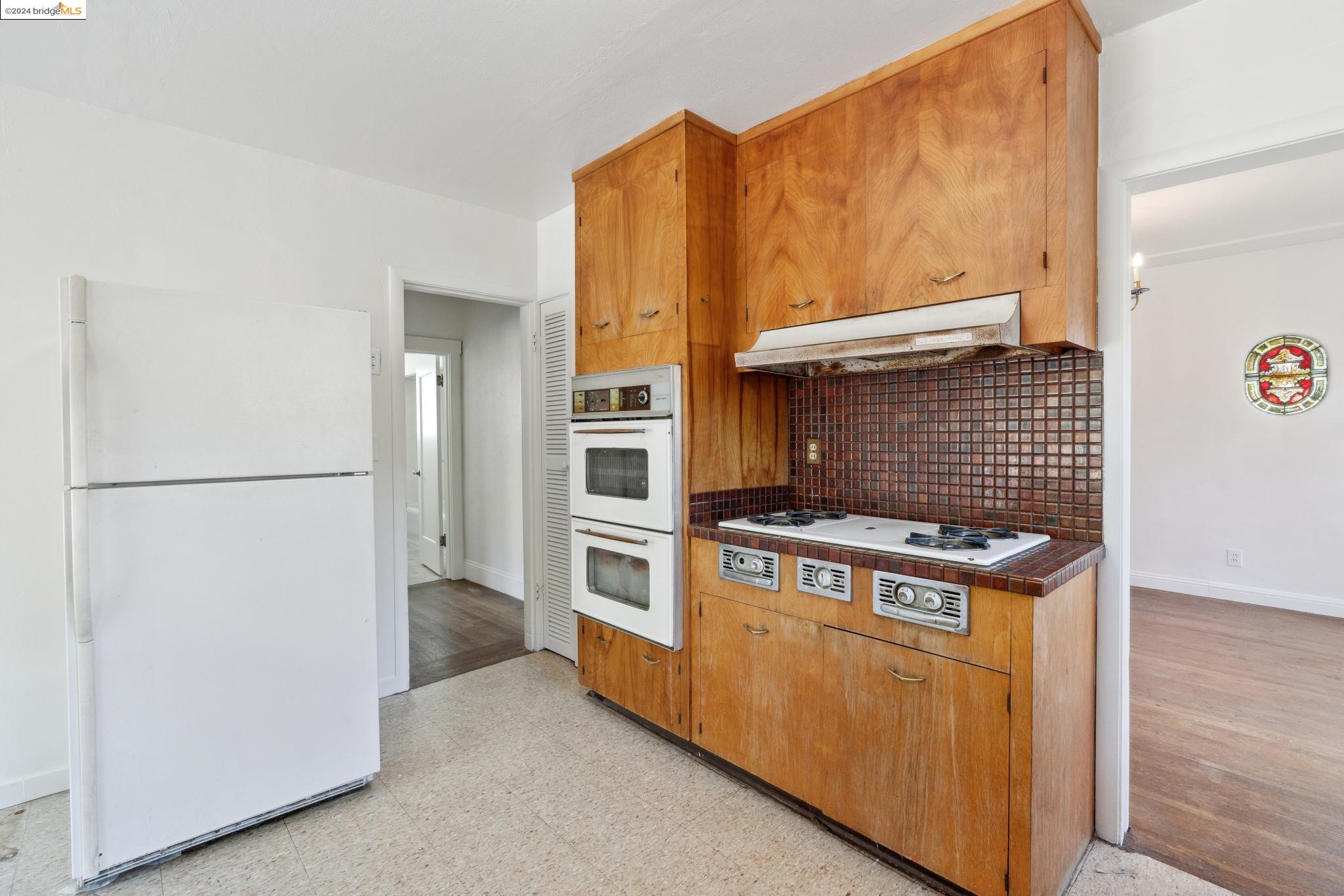 653 Colusa Ave