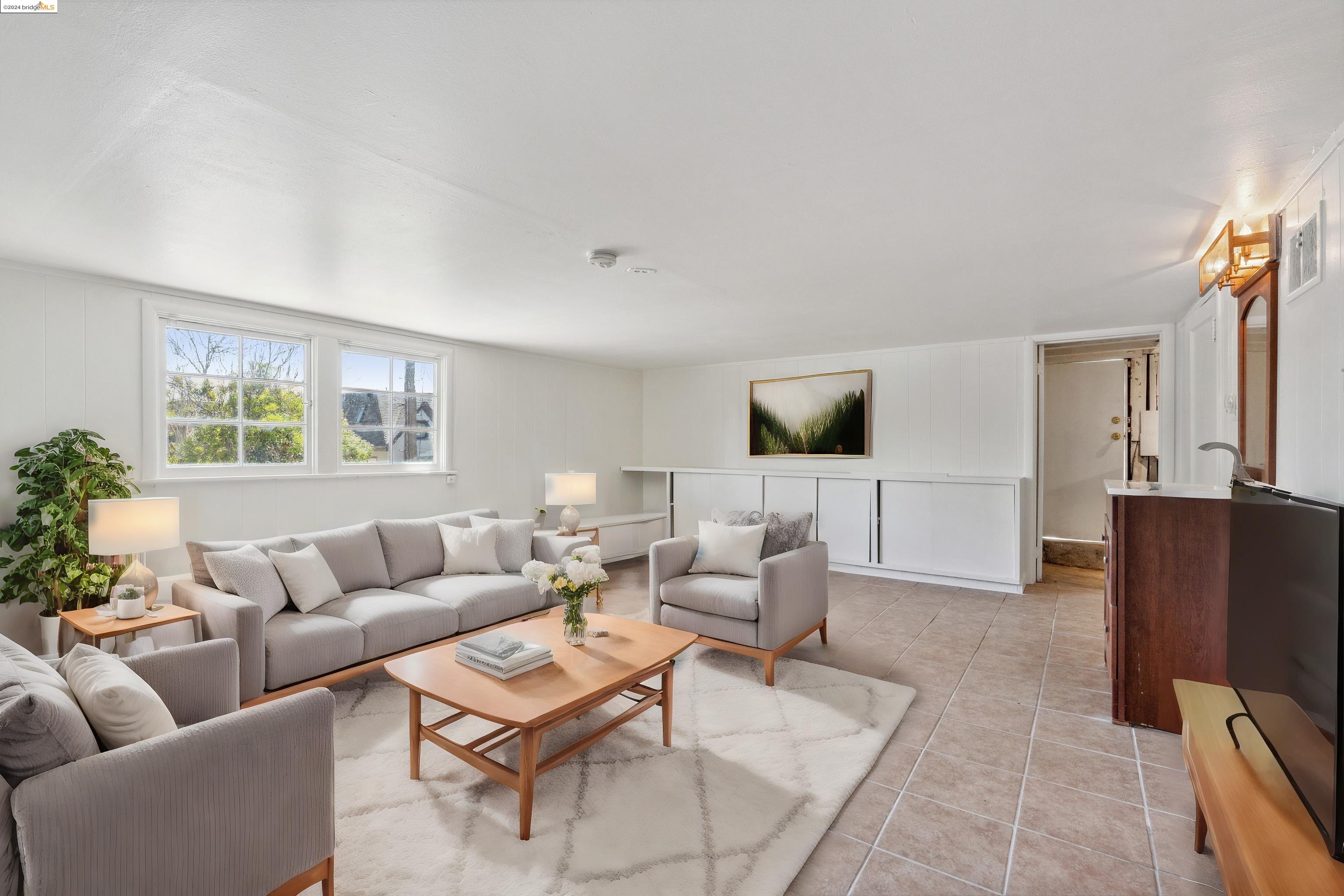 653 Colusa Ave