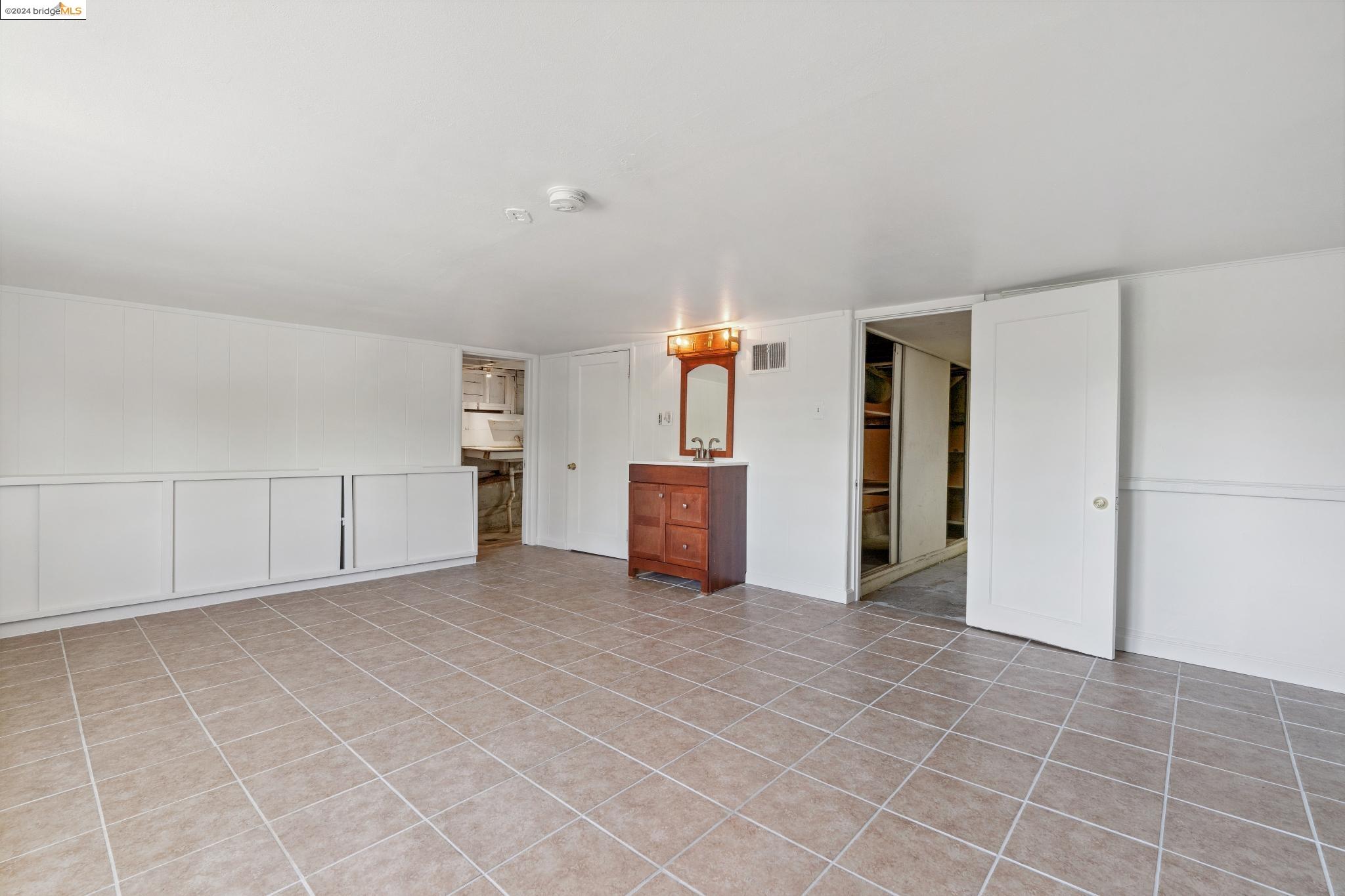 653 Colusa Ave
