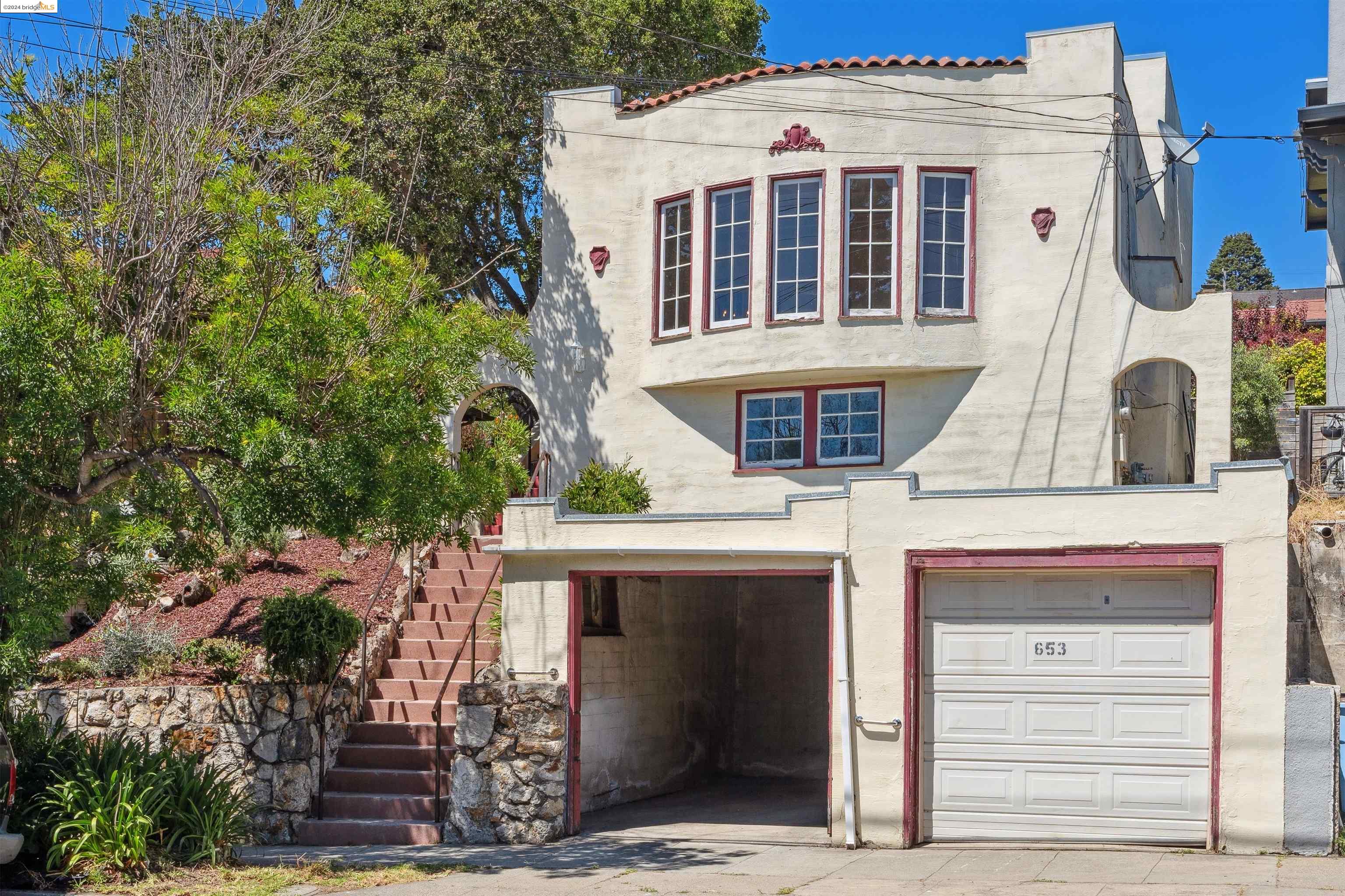653 Colusa Ave