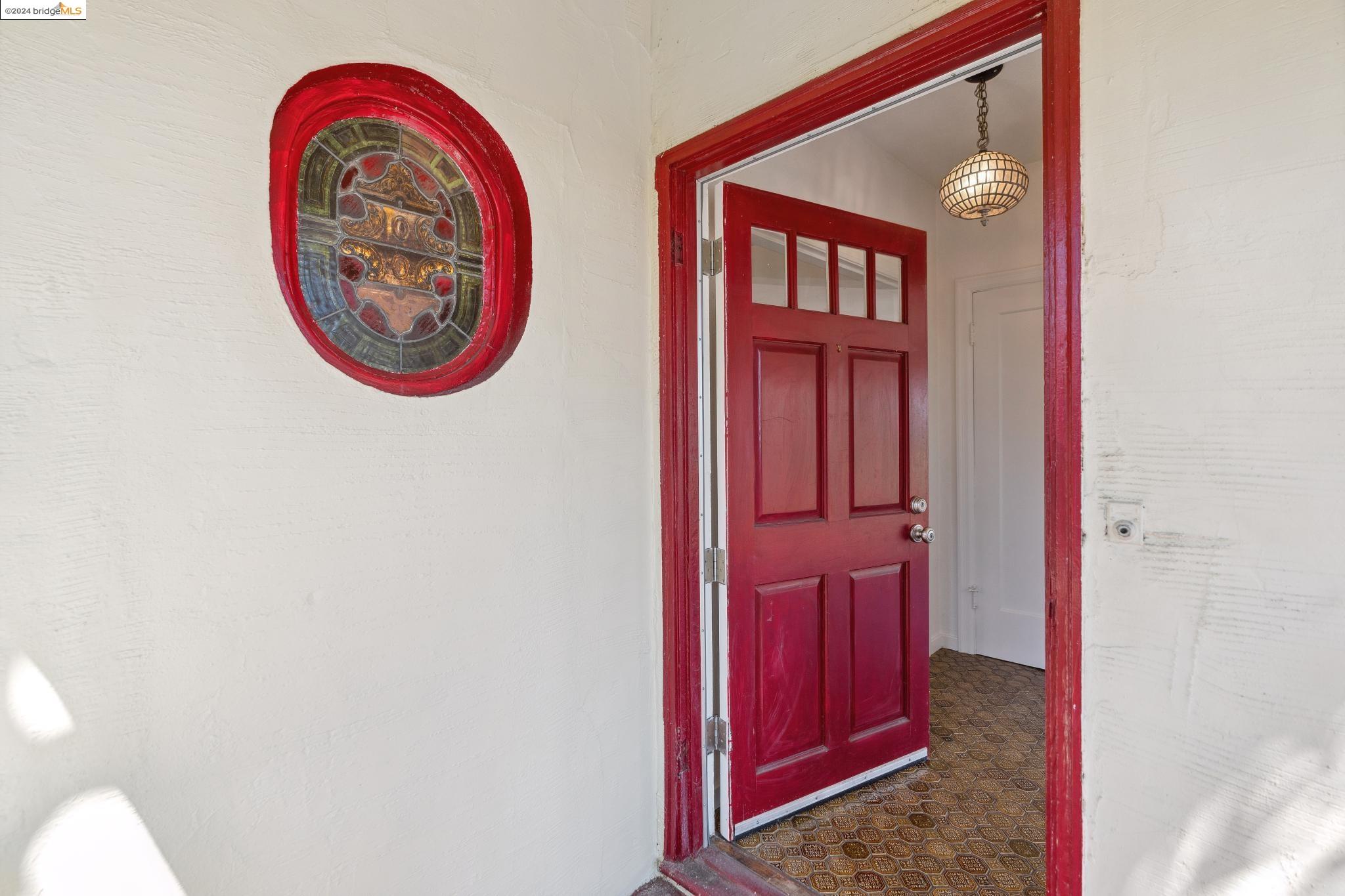 653 Colusa Ave