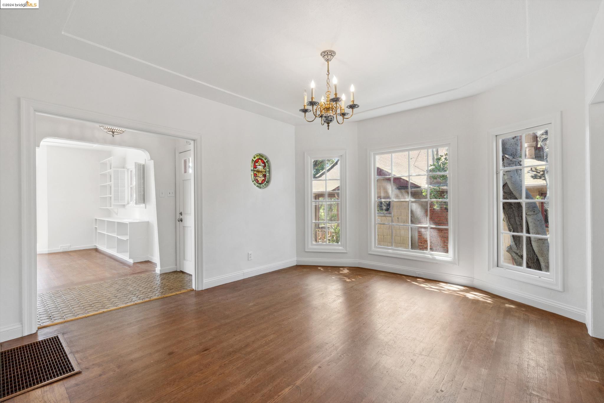 653 Colusa Ave