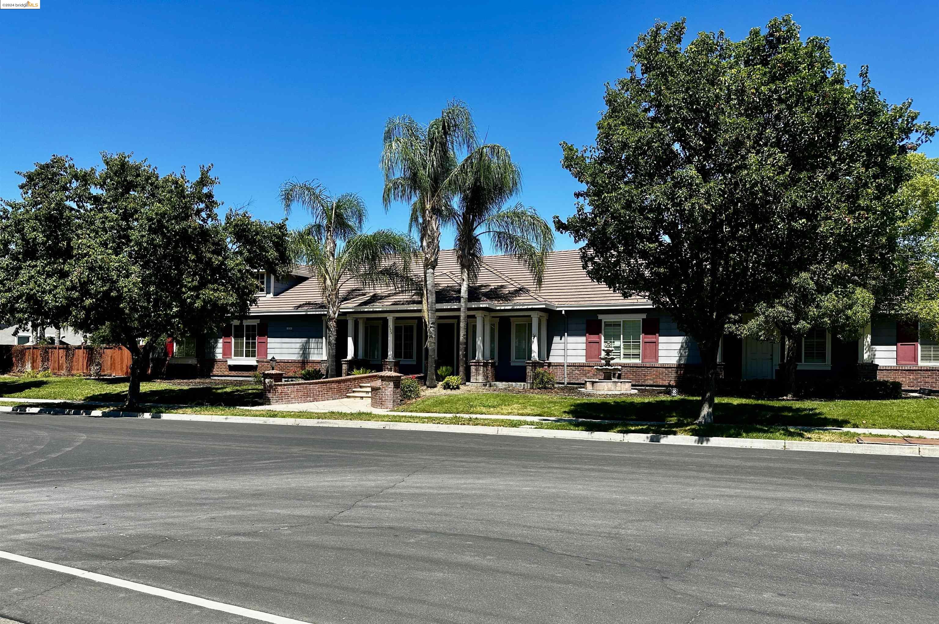 2324 Windy Springs Ln