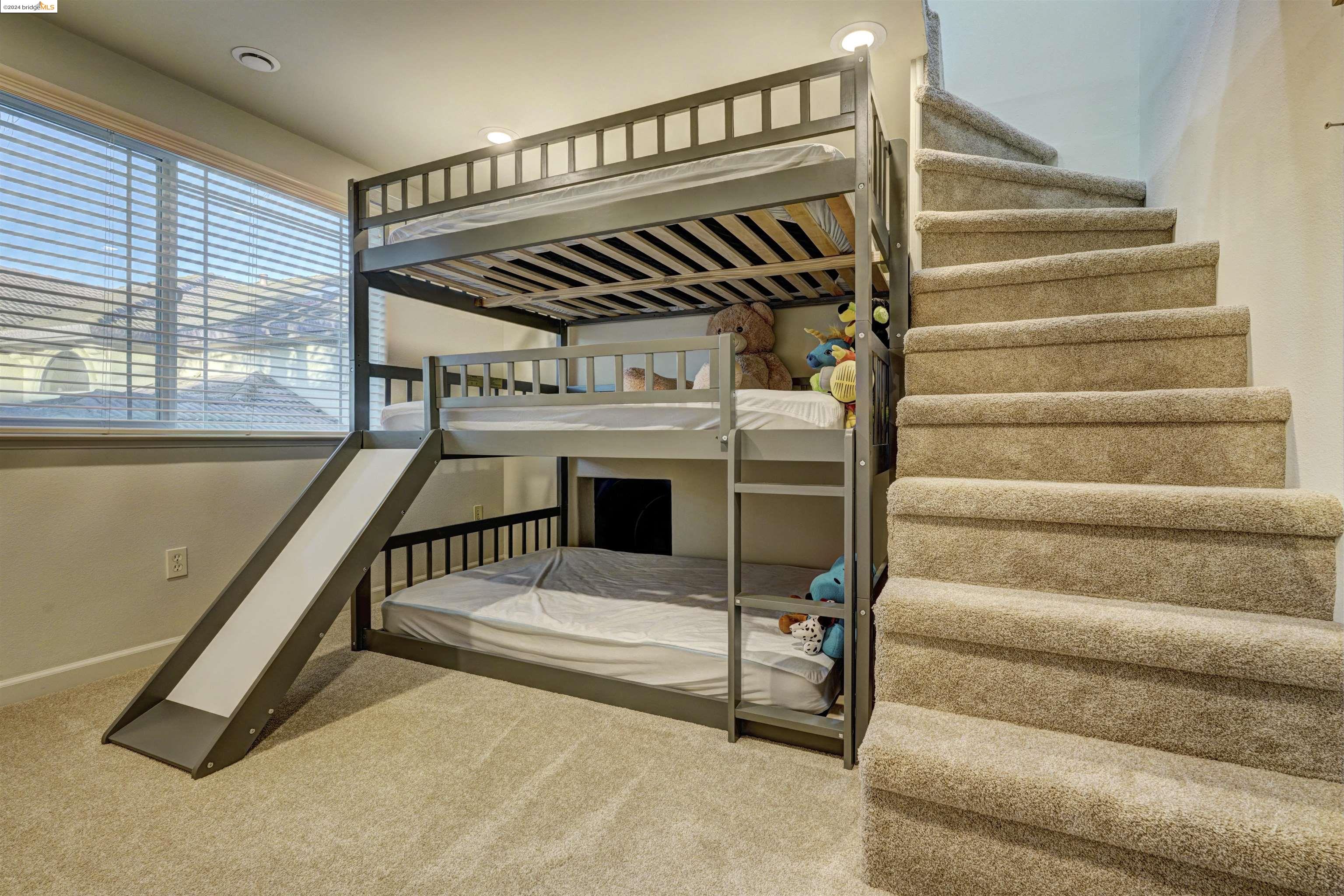 3952 Lighthouse Pl