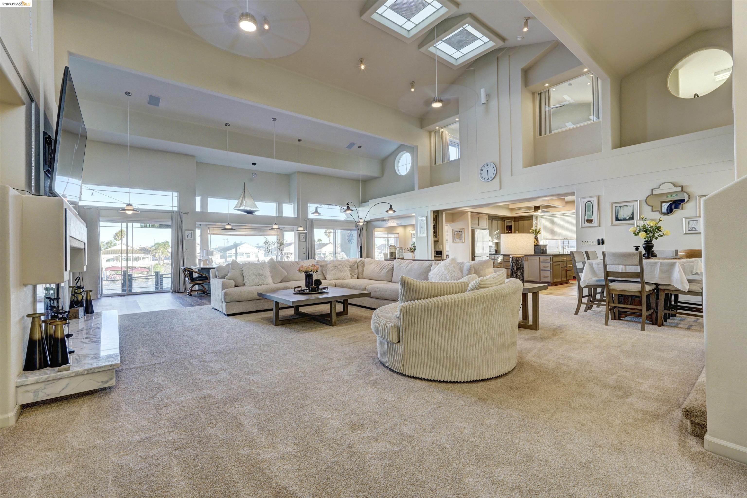 3952 Lighthouse Pl