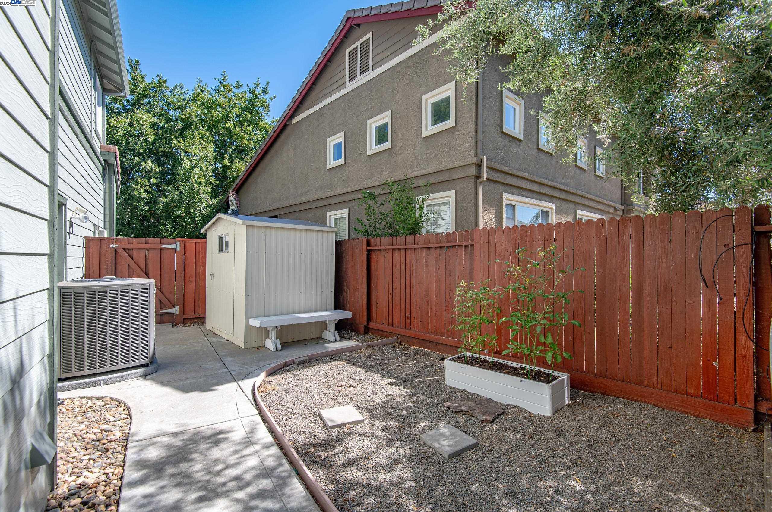 752 Allen Ct
