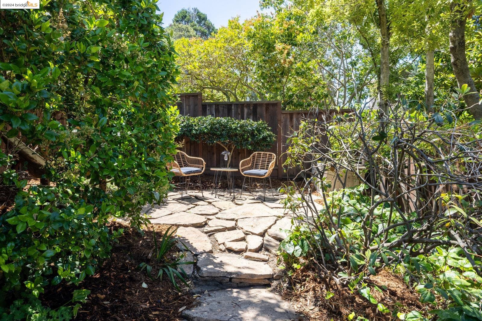 311 Mandalay Rd