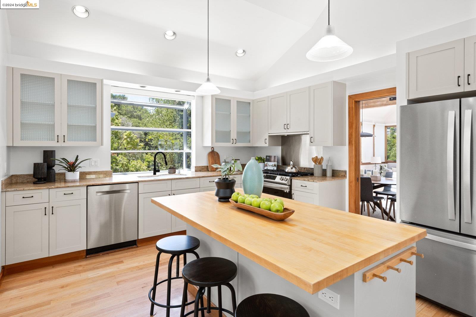 311 Mandalay Rd