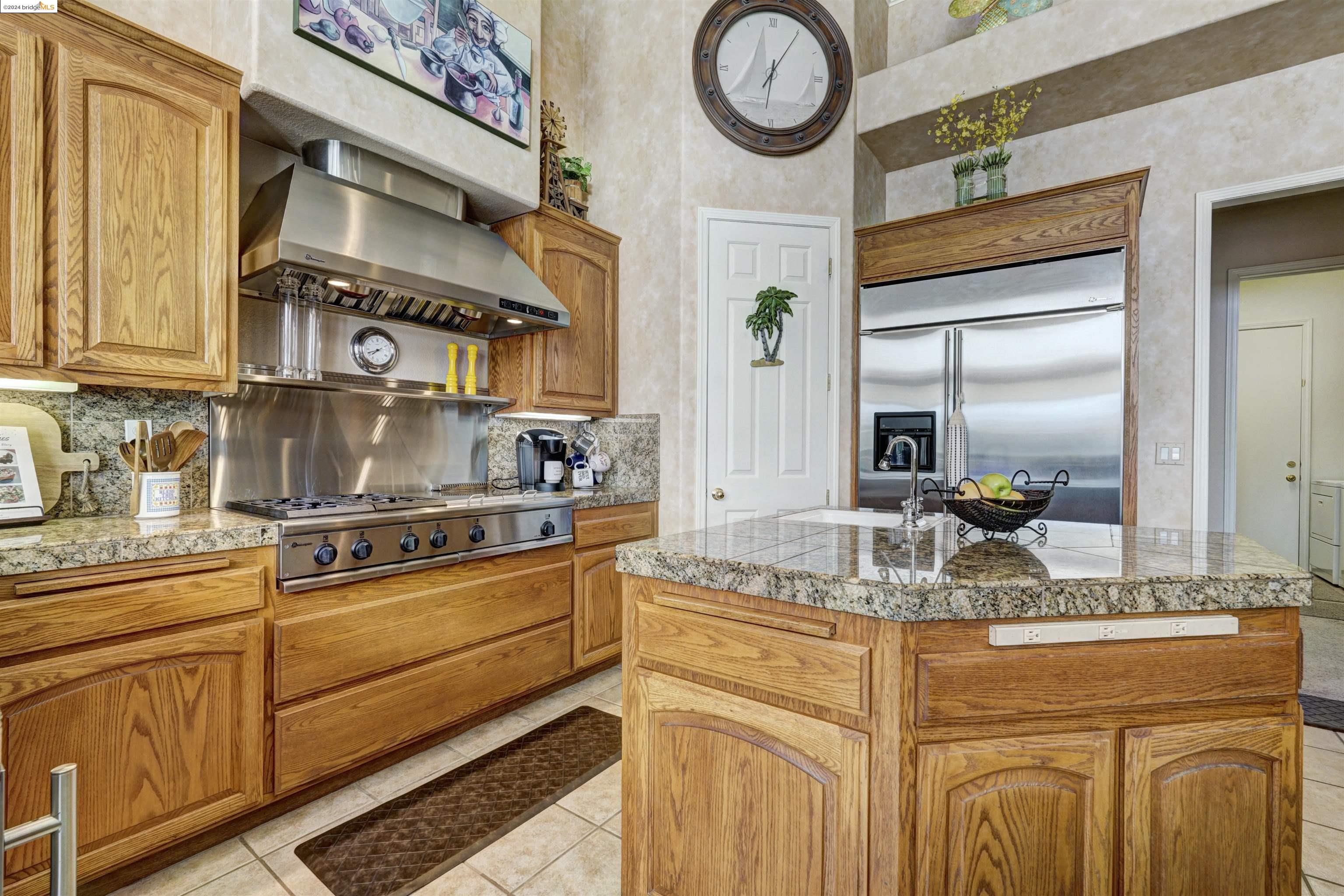 3937 Lighthouse Pl