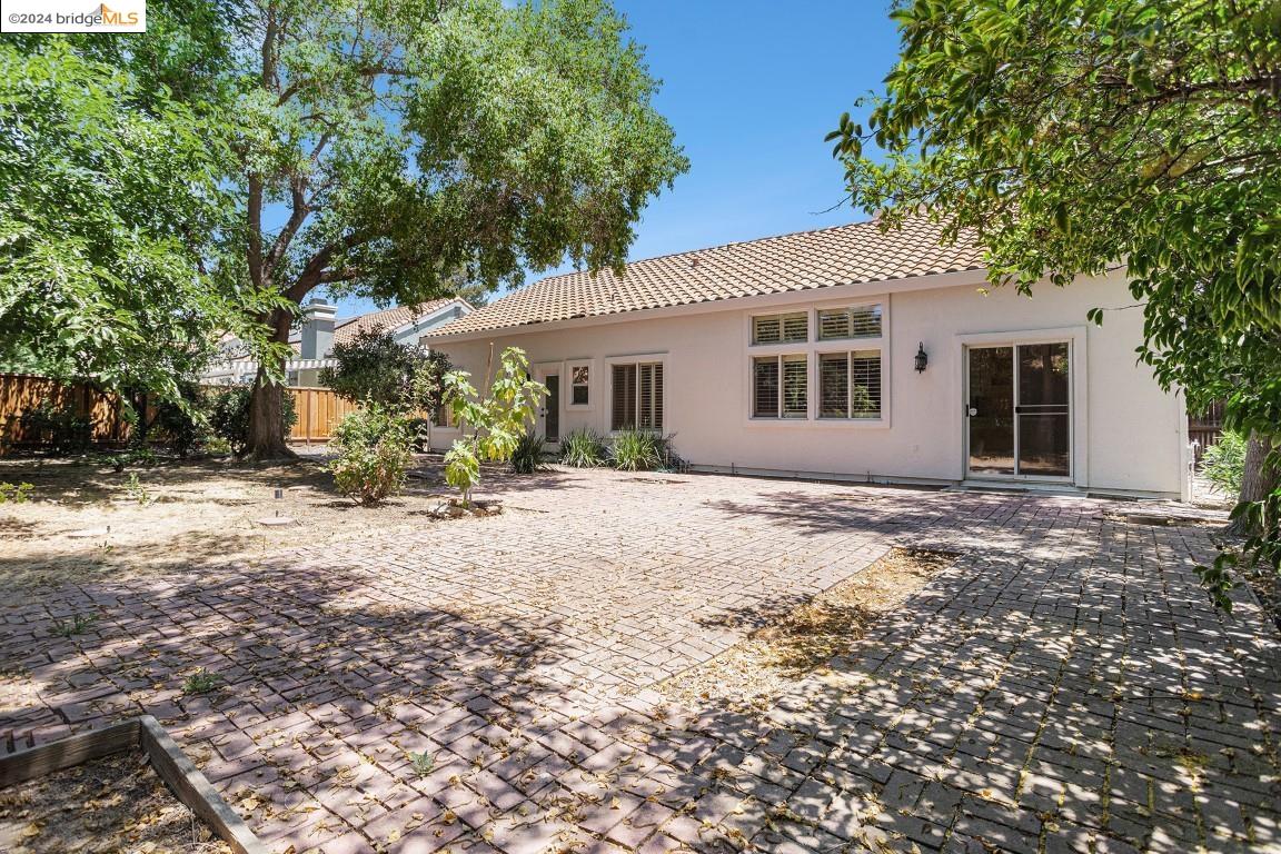 1221 Ocean Ct