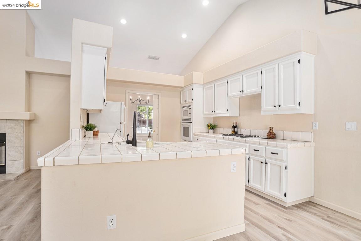 1221 Ocean Ct
