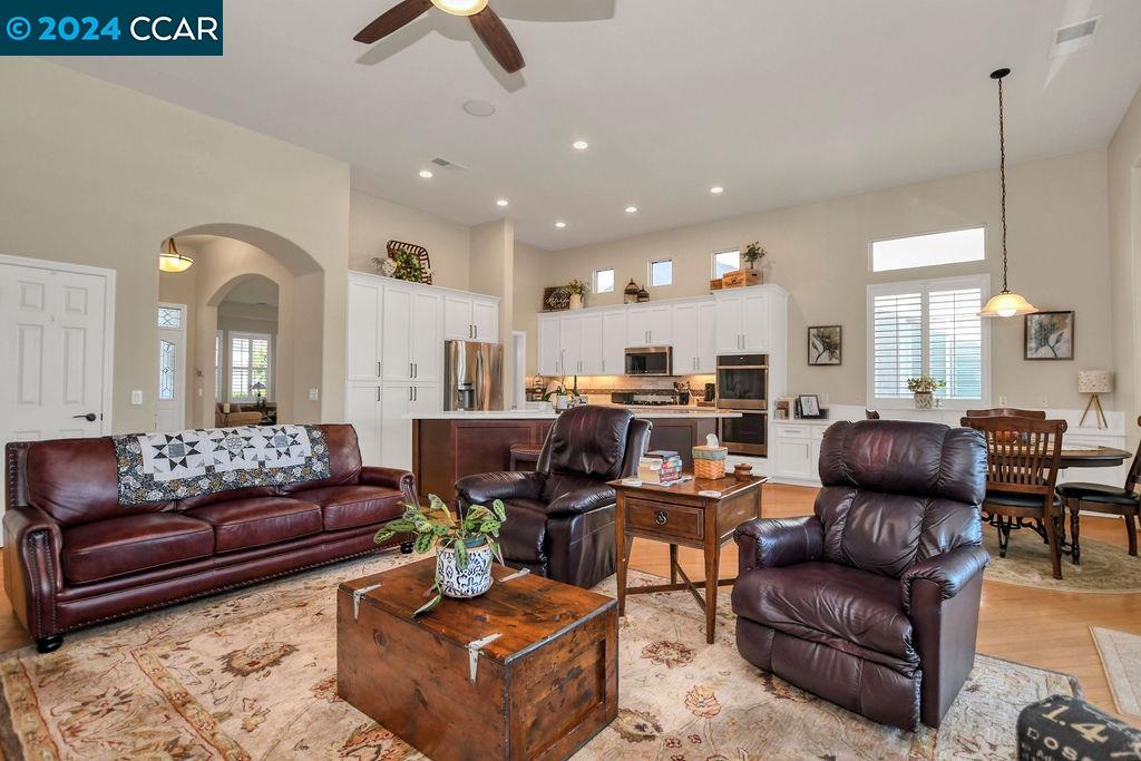 1787 Rubidoux Ter