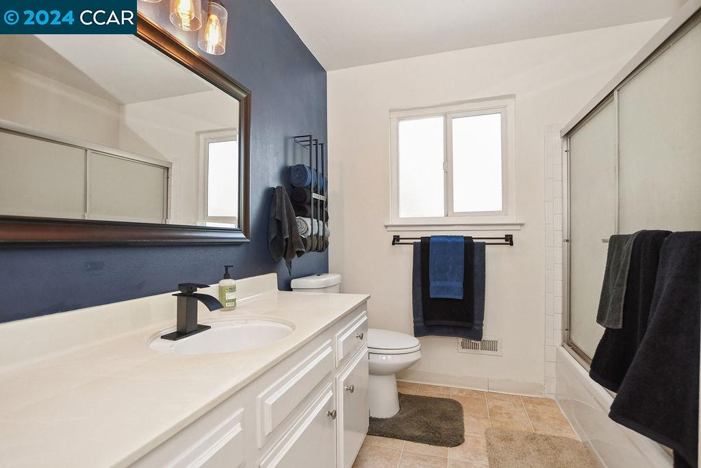 3305 Bluejay Drive